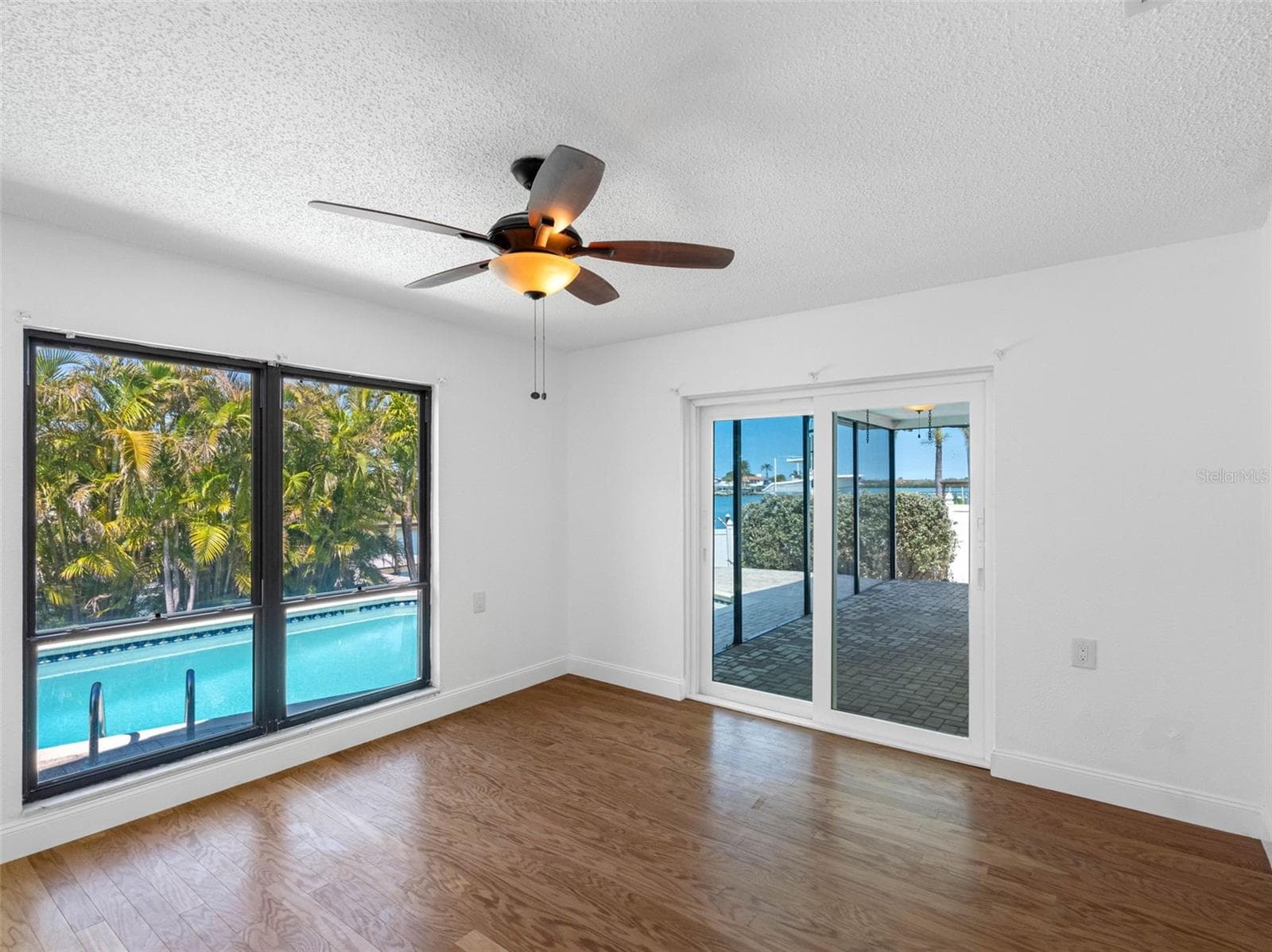 Single Family Residence at 562 JOHNS PASS AVE, MADEIRA BEACH, photo 37 of 89