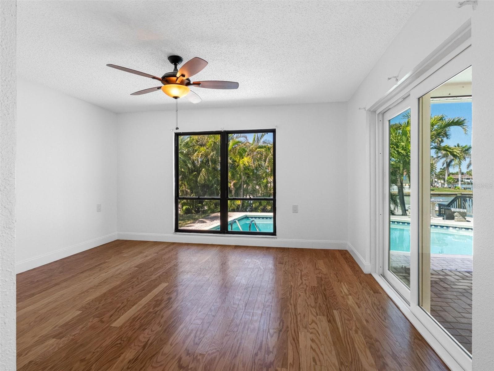 Single Family Residence at 562 JOHNS PASS AVE, MADEIRA BEACH, photo 40 of 89