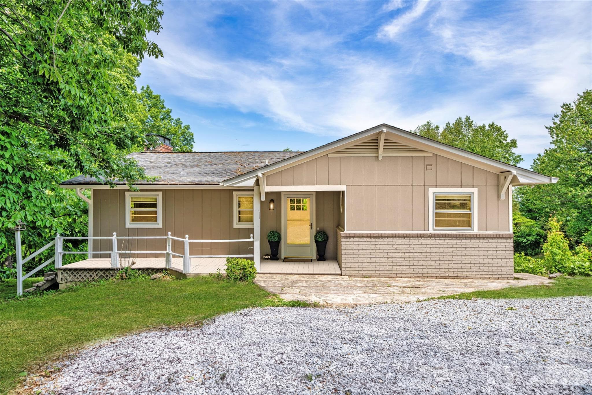 Welcome Home, timeless charm - 69 Milburn Lane, Hendersonville
