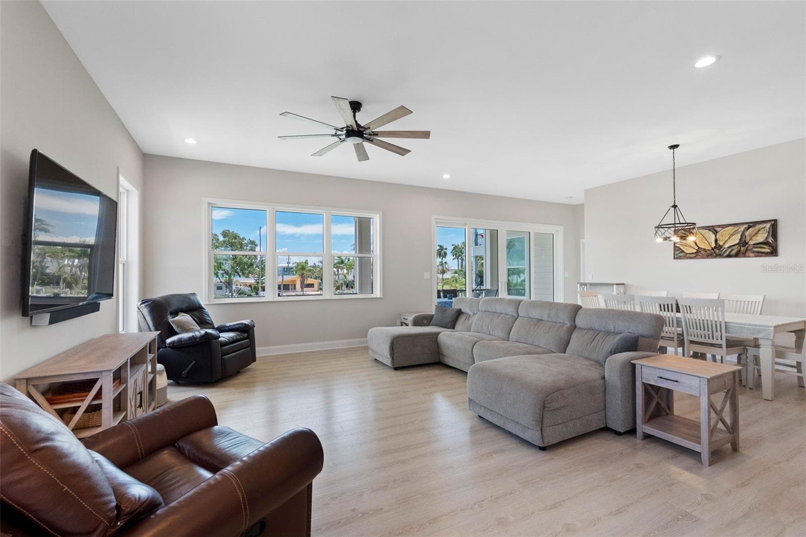 Single Family Residence at 16025 REDINGTON DR, REDINGTON BEACH, photo 15 of 68