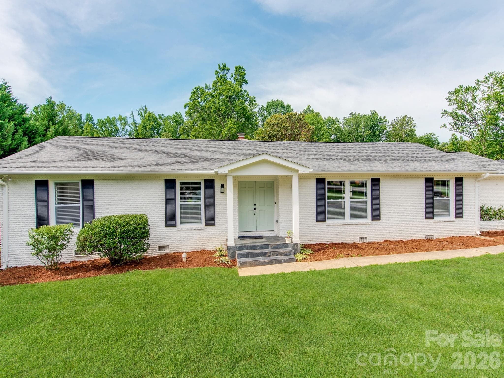 Single Family Residence at 629 Belmorrow Drive, Charlotte, photo 3 of 34