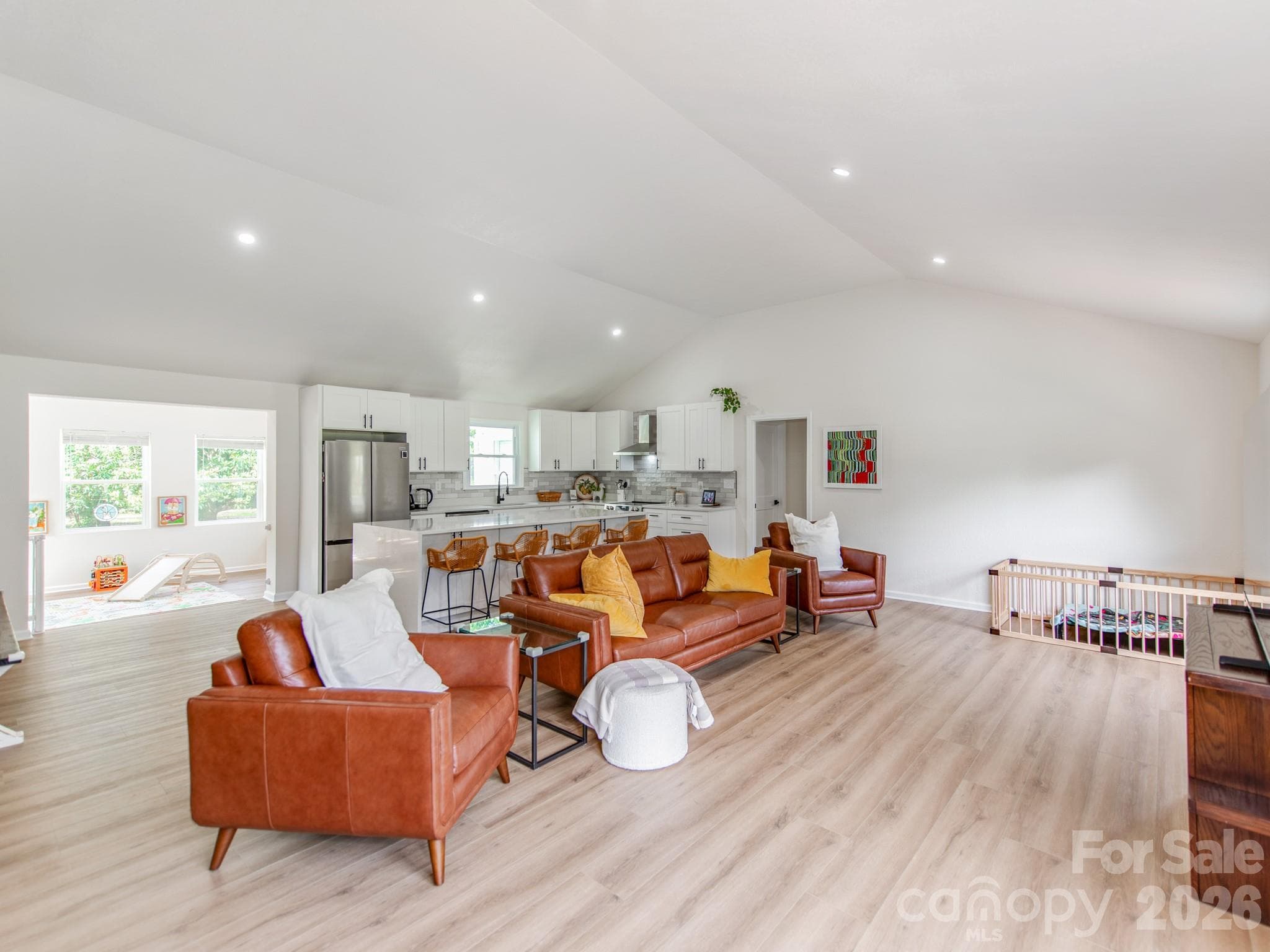 Single Family Residence at 629 Belmorrow Drive, Charlotte, photo 6 of 34