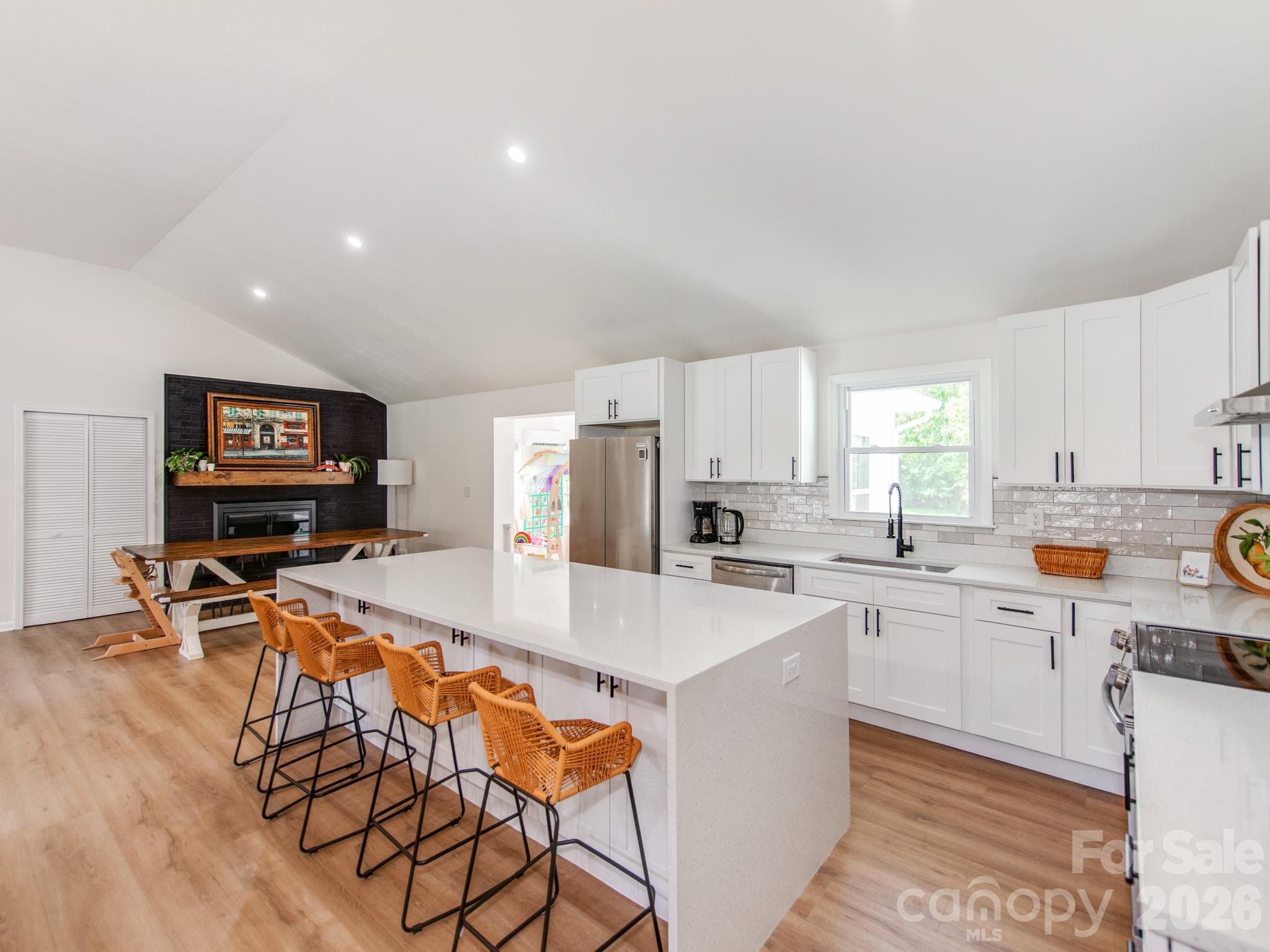 Single Family Residence at 629 Belmorrow Drive, Charlotte, photo 9 of 34