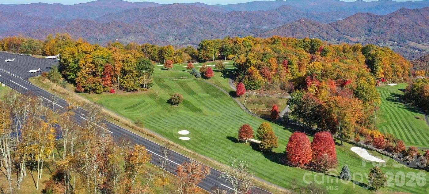 18-HOLE GOLF COURSE - Burnsville