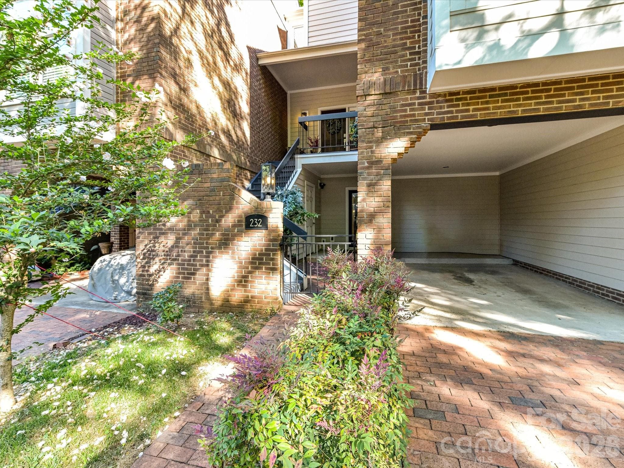 Townhouse at Charlotte, photo 3 of 28