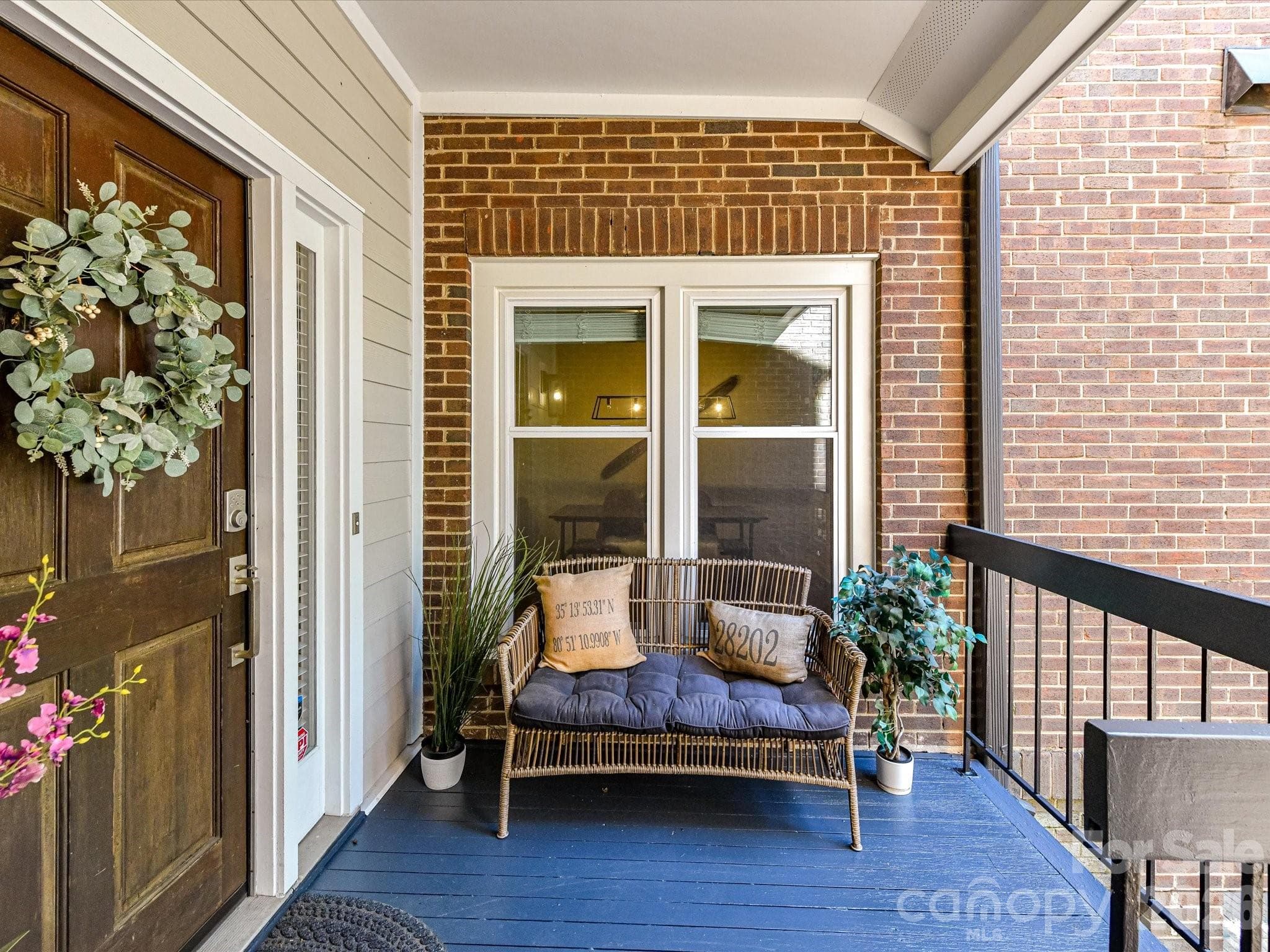 Townhouse at 232 S Clarkson Street, Charlotte, photo 5 of 28