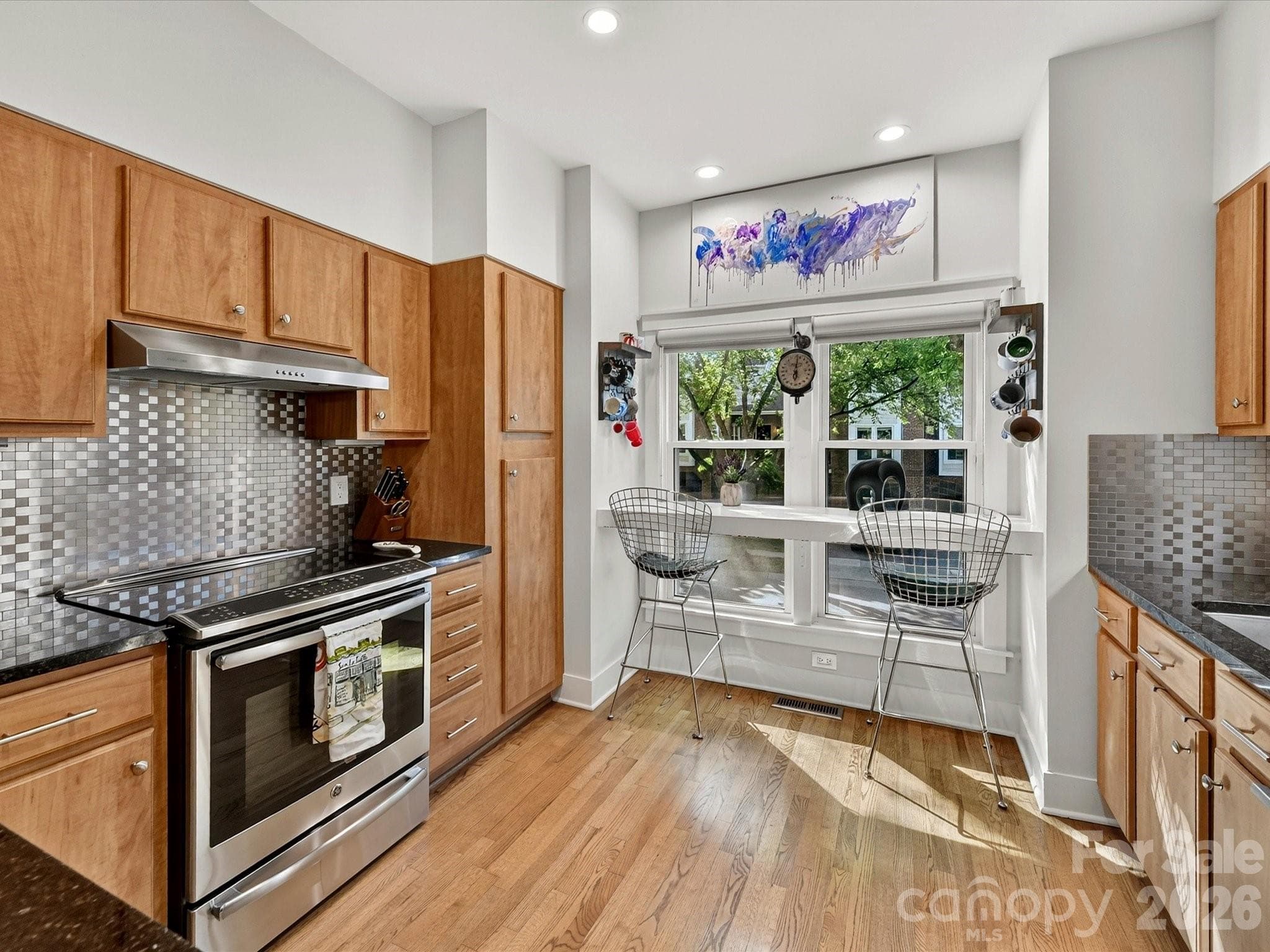 Townhouse at 232 S Clarkson Street, Charlotte, photo 10 of 28