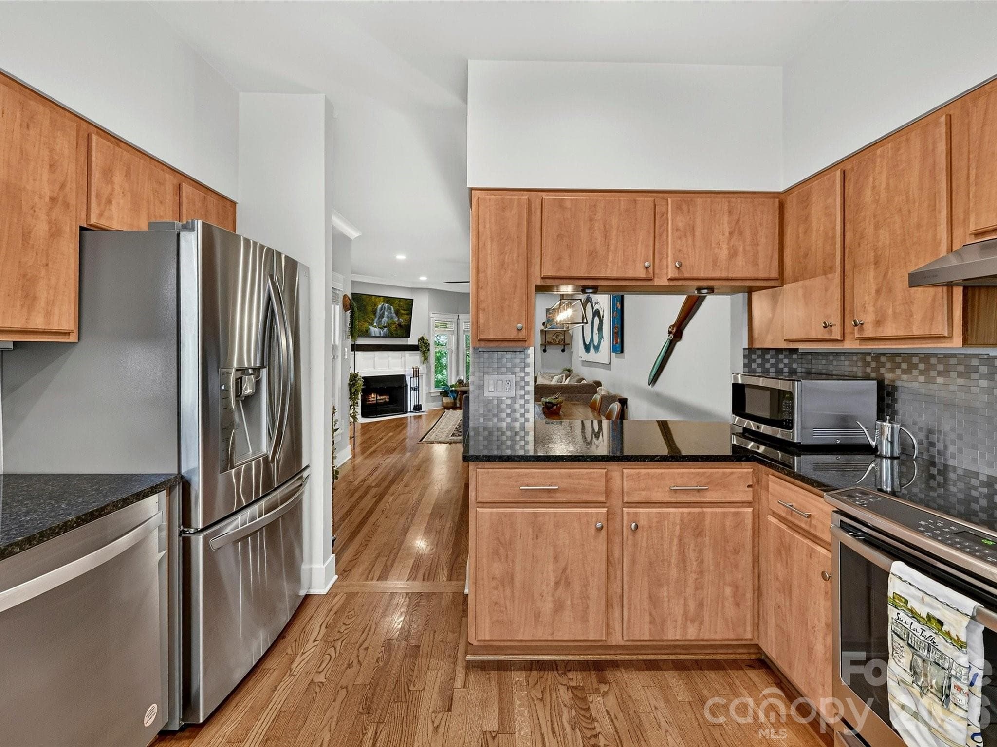 Townhouse at 232 S Clarkson Street, Charlotte, photo 12 of 28