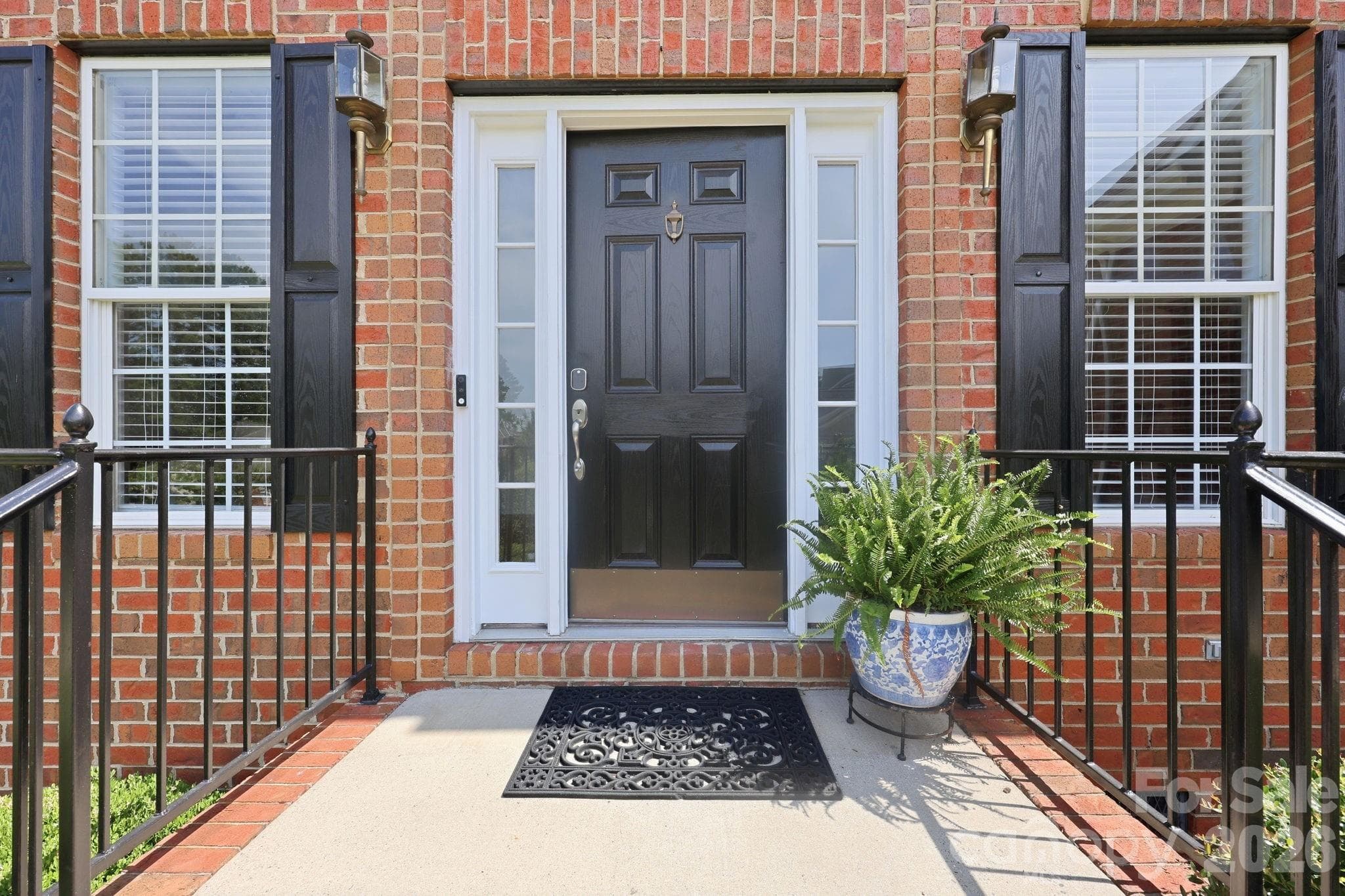 Very welcoming entry - Huntersville