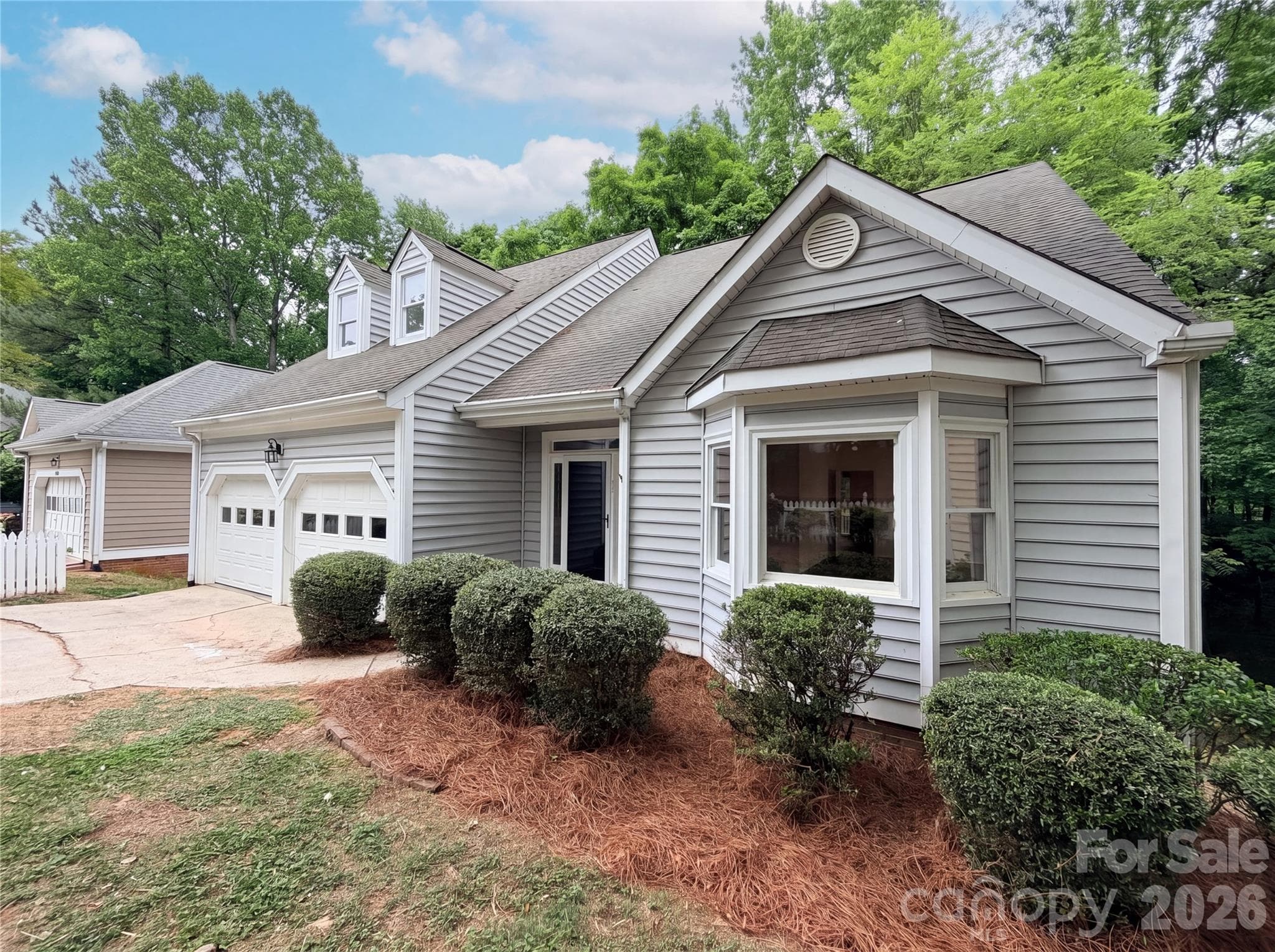 Single Family Residence at 5908 Bookbinders Lane, Charlotte, photo 6 of 21