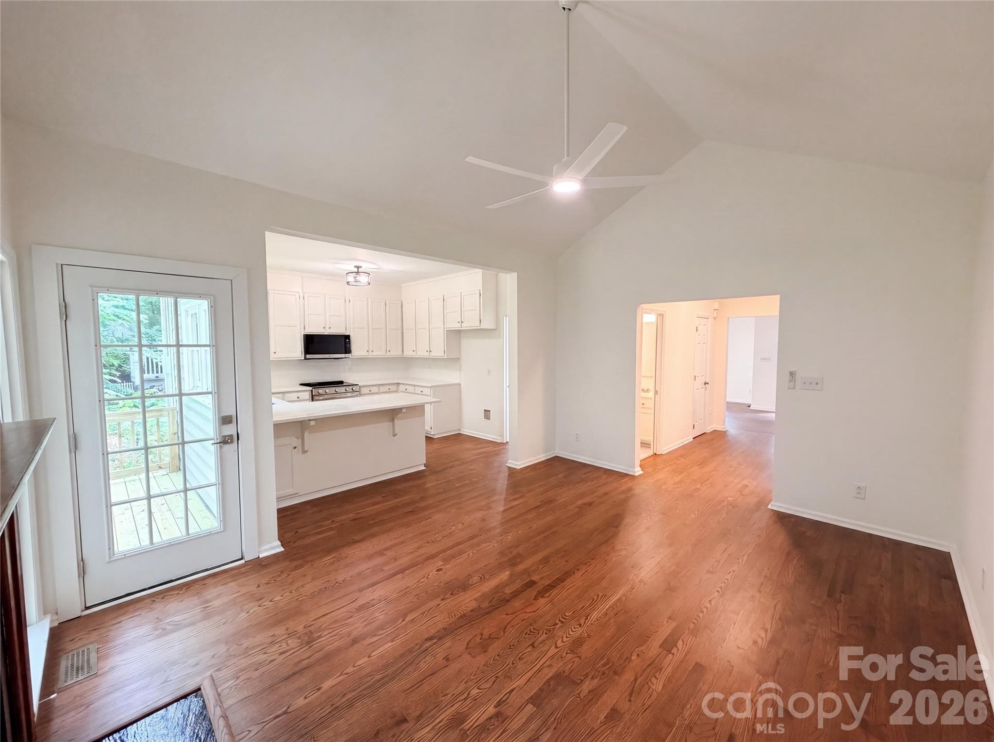 Single Family Residence at 5908 Bookbinders Lane, Charlotte, photo 9 of 21