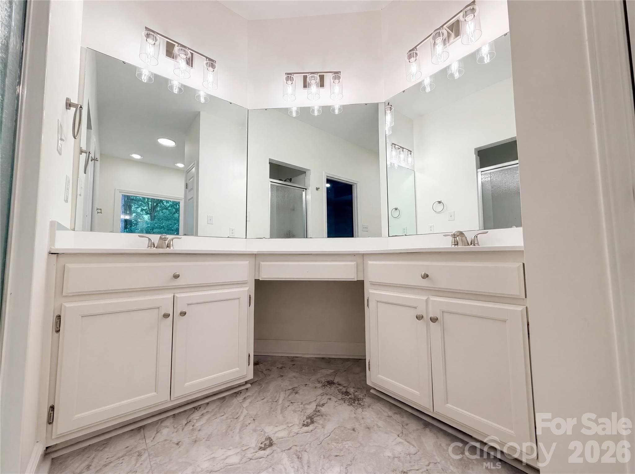 Single Family Residence at 5908 Bookbinders Lane, Charlotte, photo 15 of 21