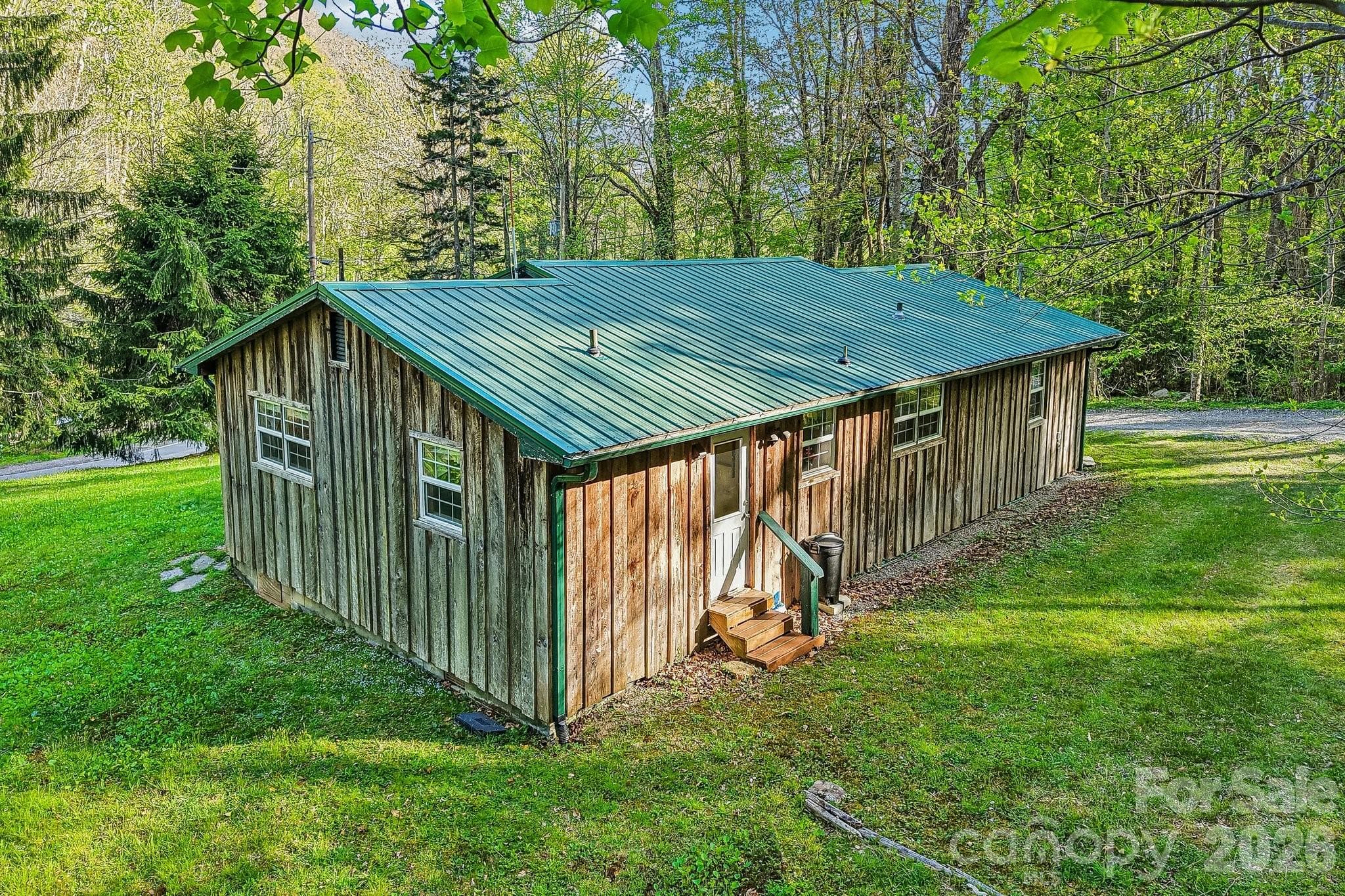 None at Maggie Valley, photo 6 of 36