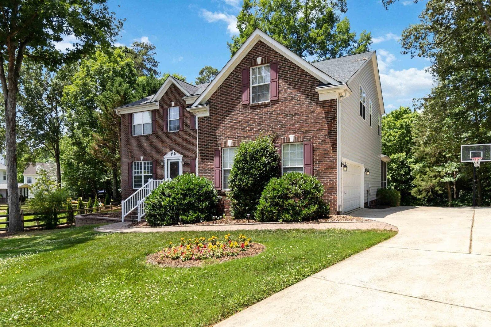 Single Family Residence at 10606 Augustine Hill Lane, Charlotte, photo 2 of 48