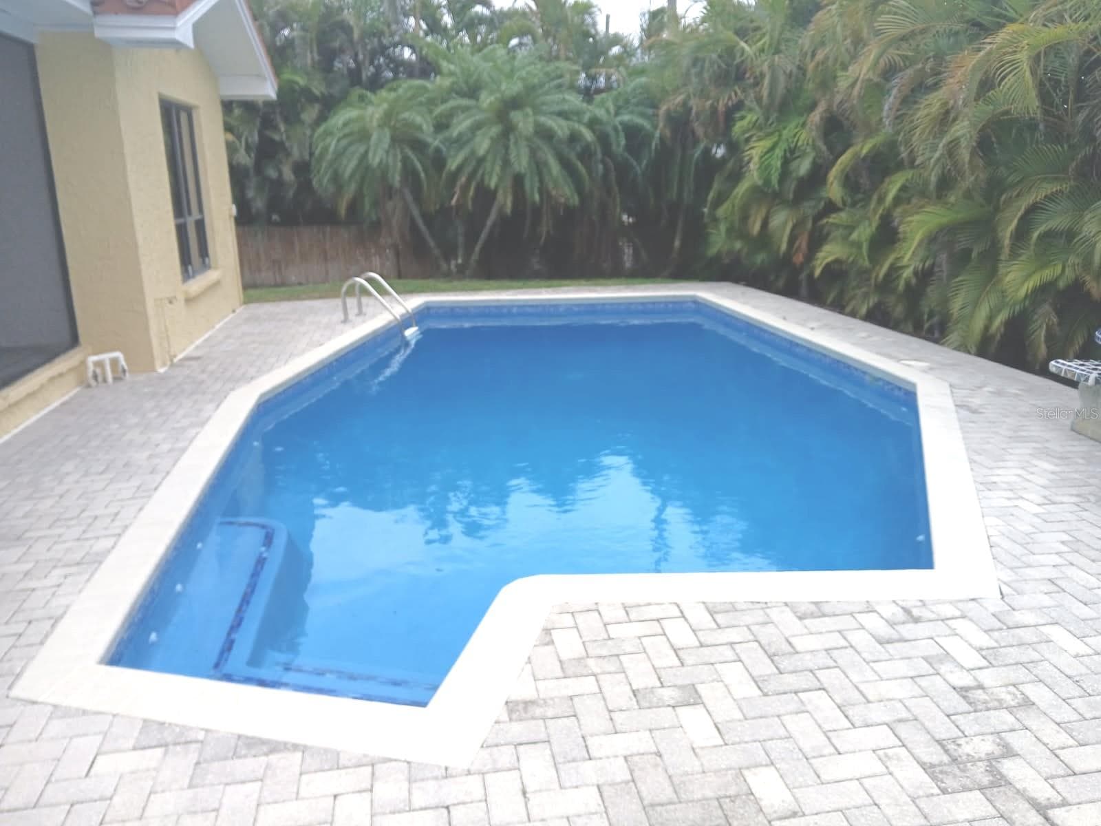 Single Family Residence at 562 JOHNS PASS AVE, MADEIRA BEACH, photo 2 of 89