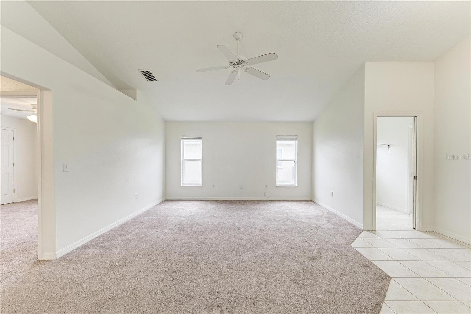 Spacious family room & laundry room - 3213 45TH AVE E, BRADENTON