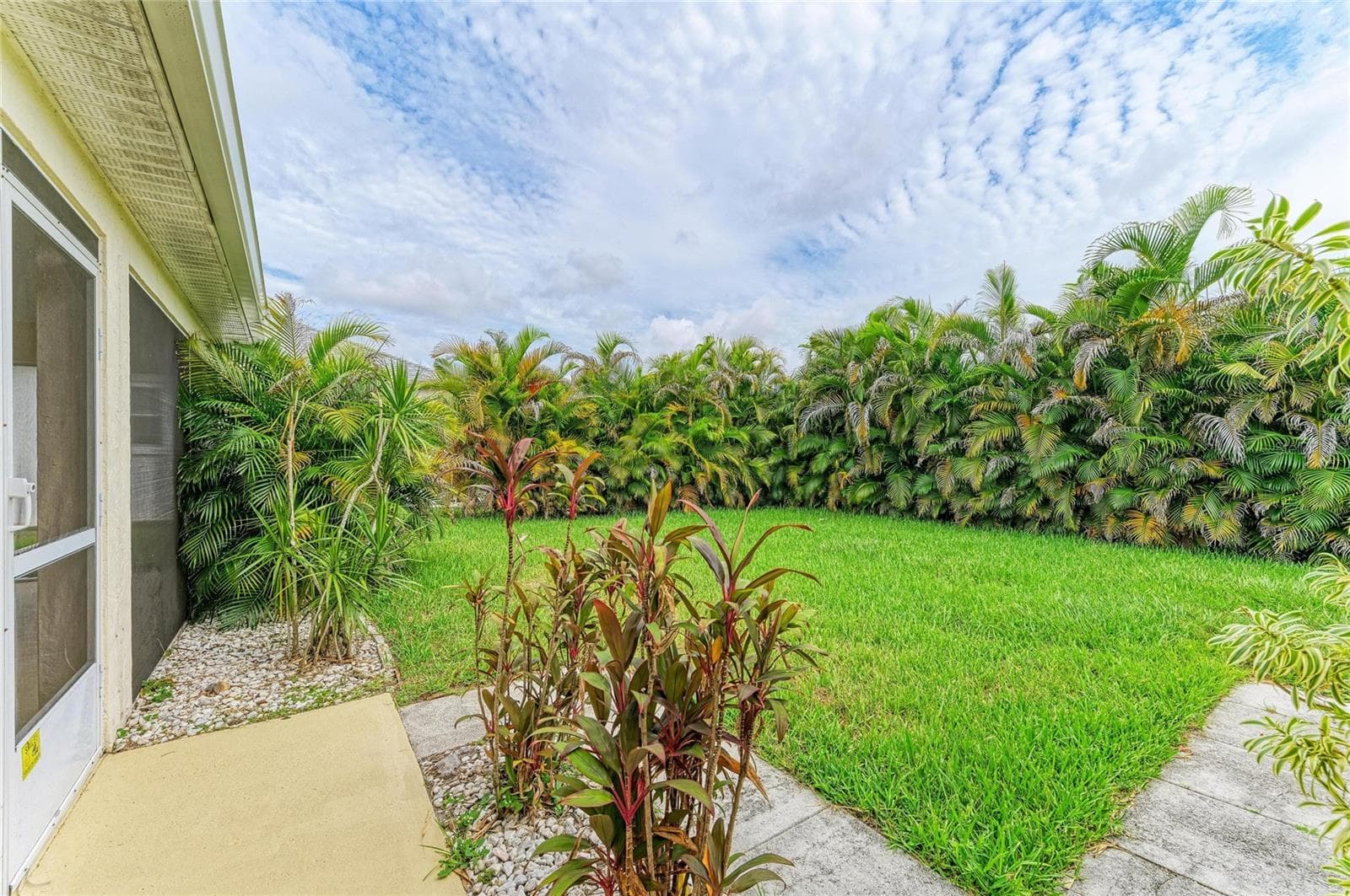 Private backyard - 3213 45TH AVE E, BRADENTON