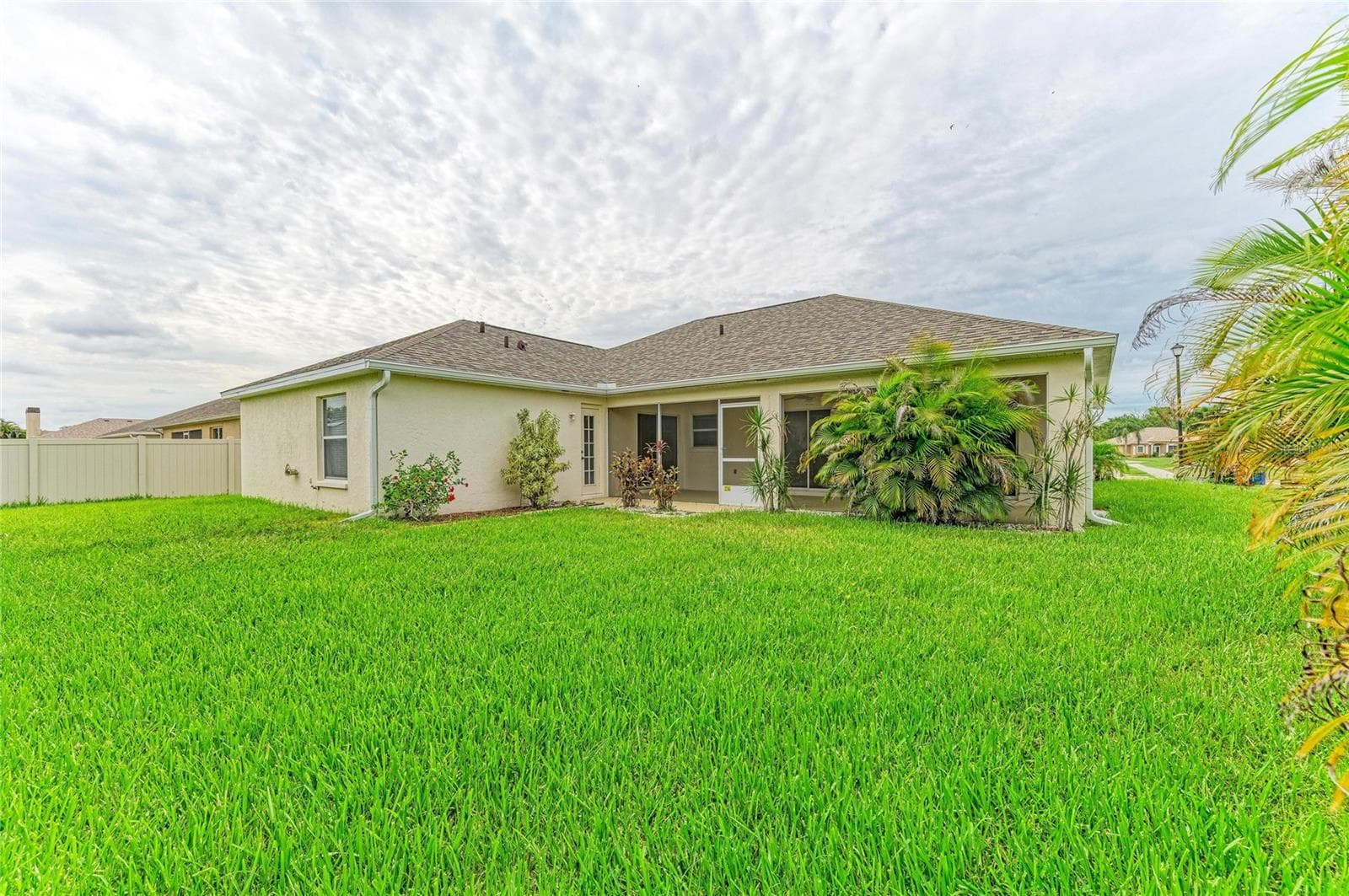 Rear elevation - 3213 45TH AVE E, BRADENTON