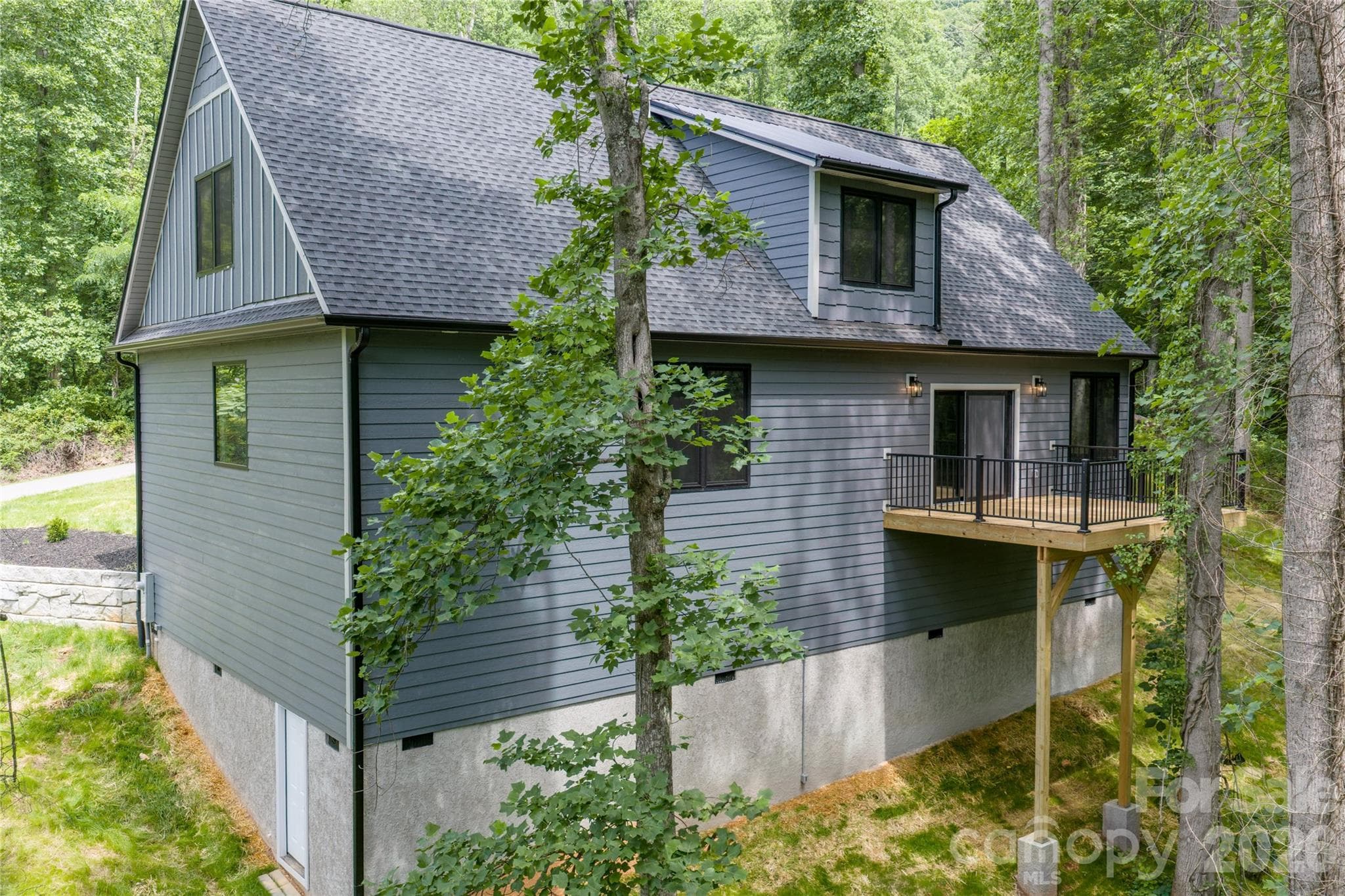 Single Family Residence at 61 Bamboo Trail, Candler, photo 3 of 41