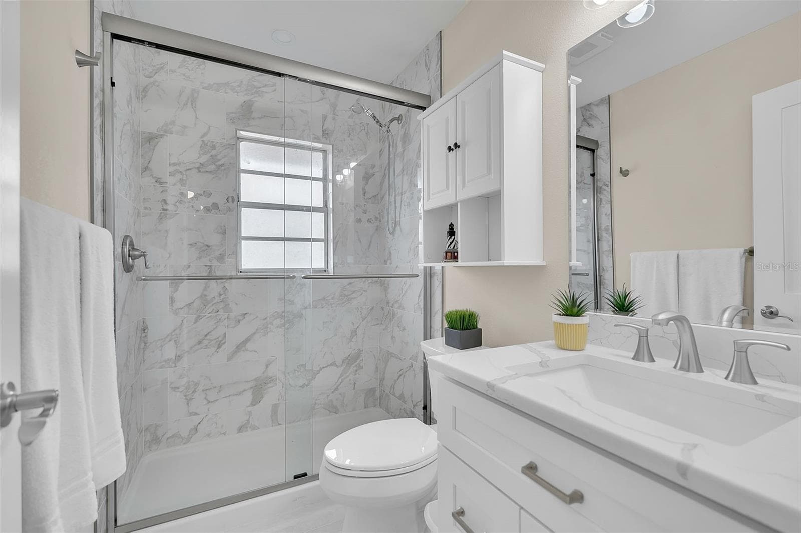Primary Bathroom - 332 SHORE DR, ELLENTON