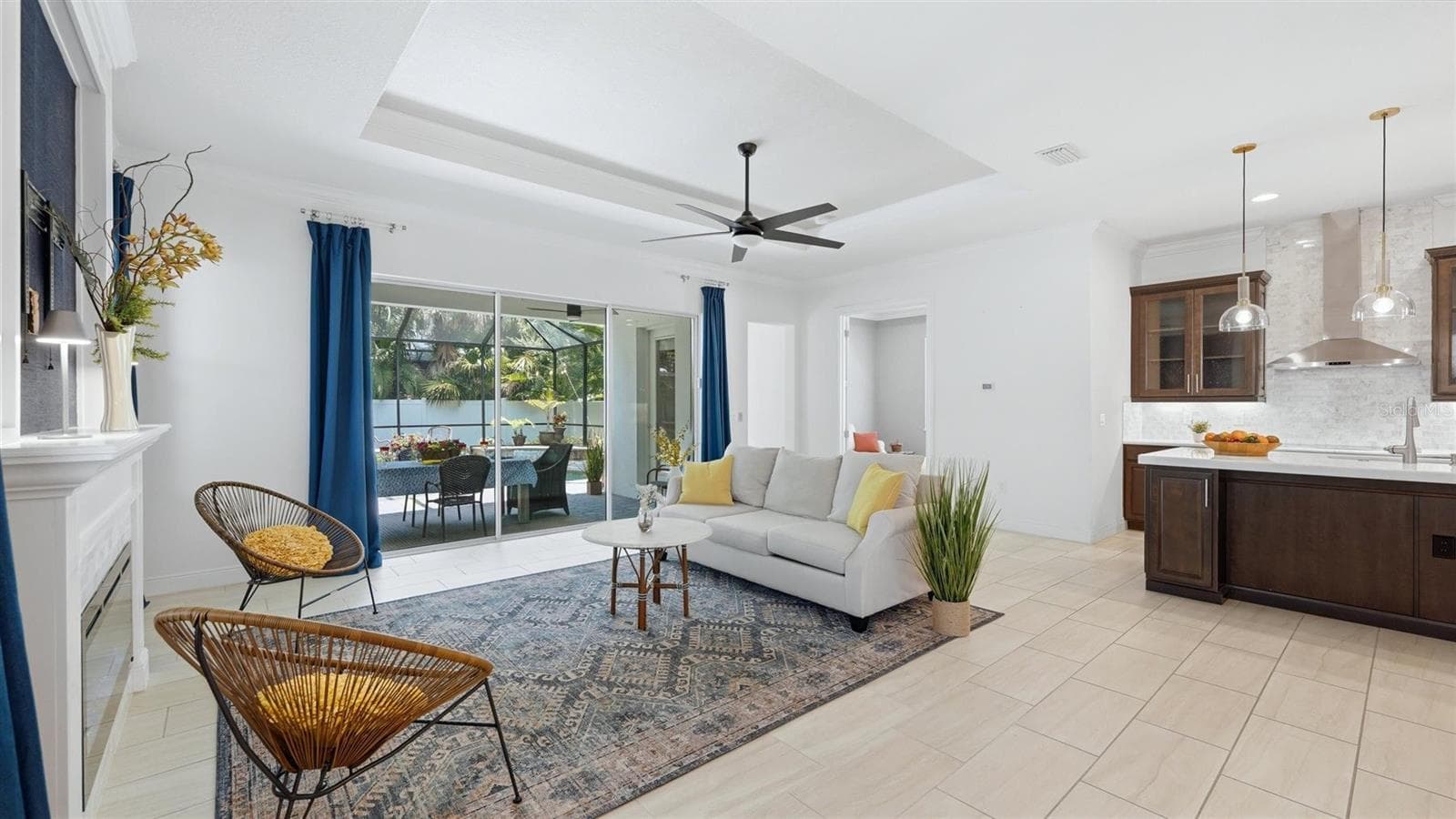 Plank tile flooring - 1850 MAGNOLIA ST, SARASOTA