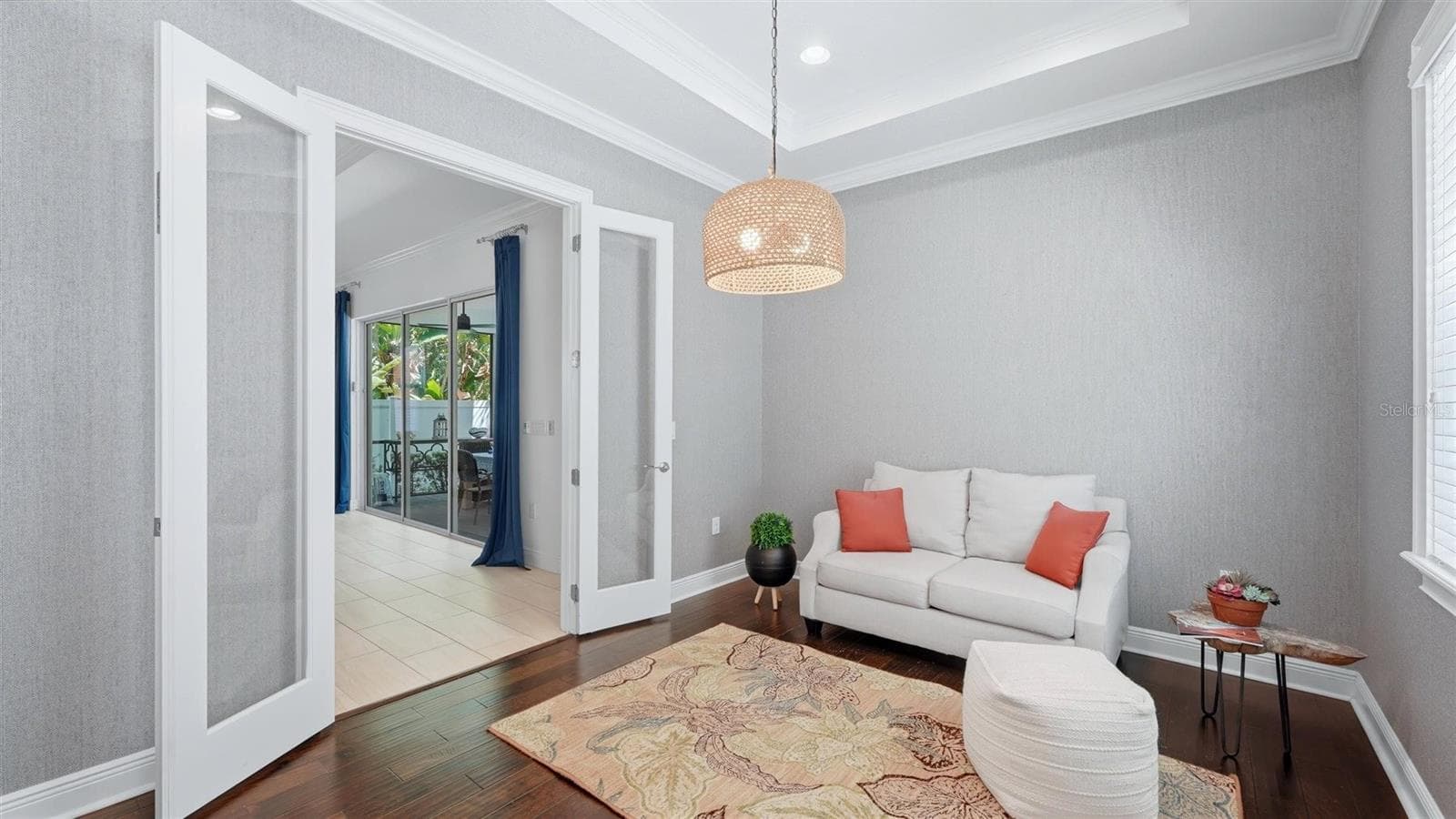 Flex room with glass double doors - 1850 MAGNOLIA ST, SARASOTA