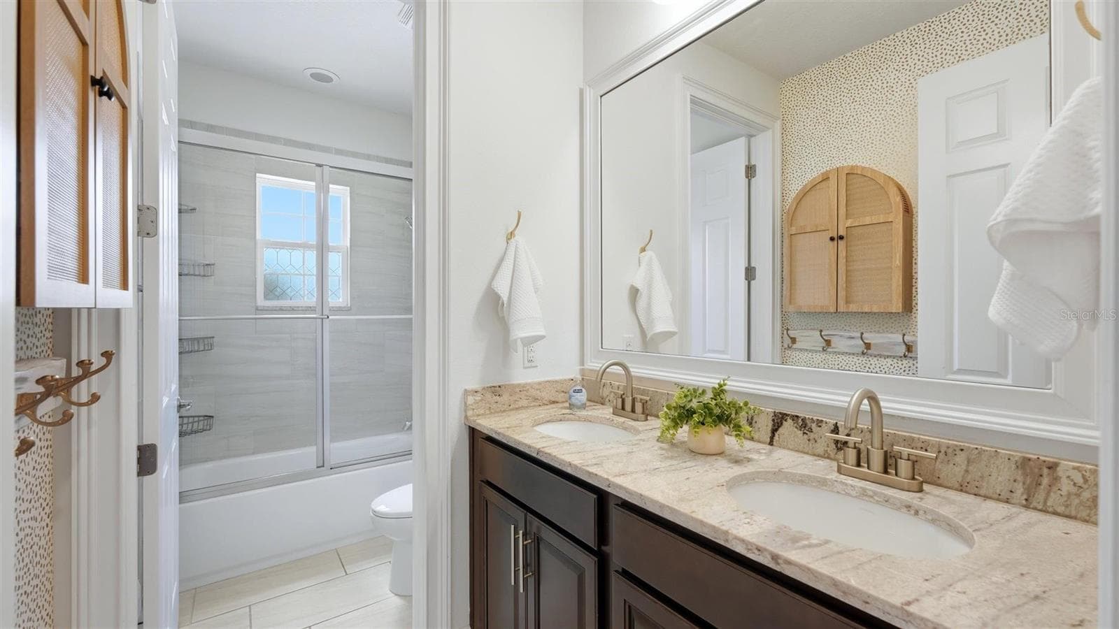 Bath #3, two rooms, shared by bed 2 & 3, makes sharing easier! - 1850 MAGNOLIA ST, SARASOTA