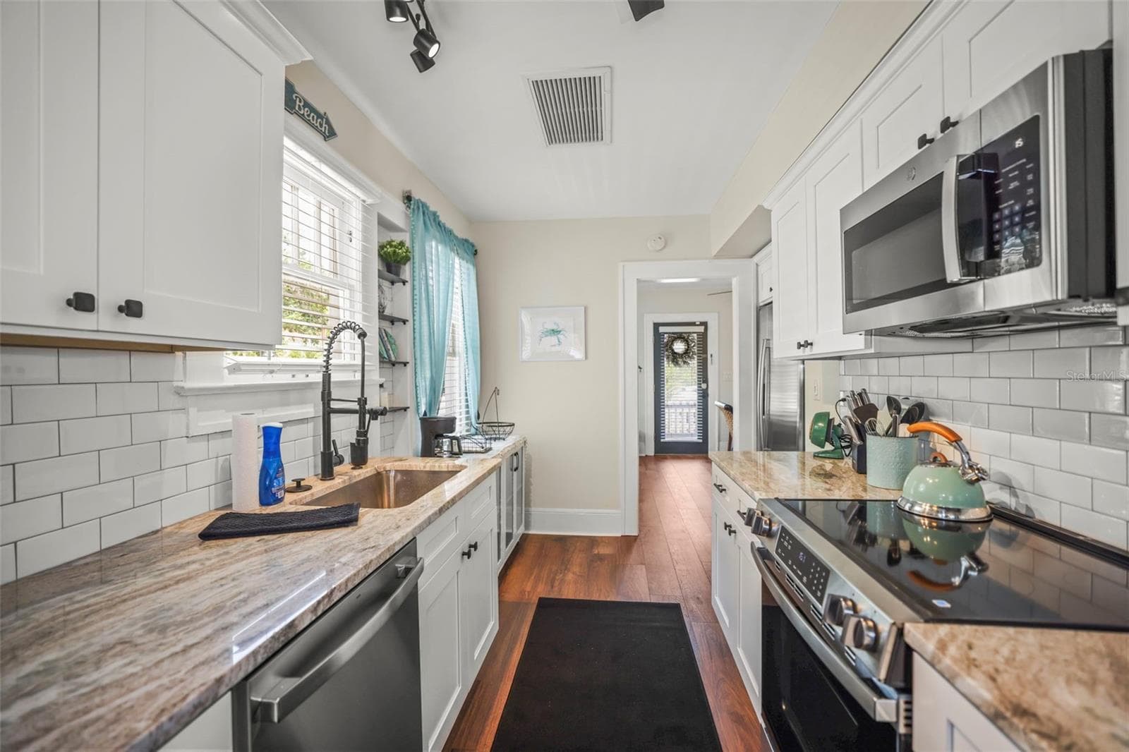 Single Family Residence at 634 6TH ST N, ST PETERSBURG, photo 5 of 56