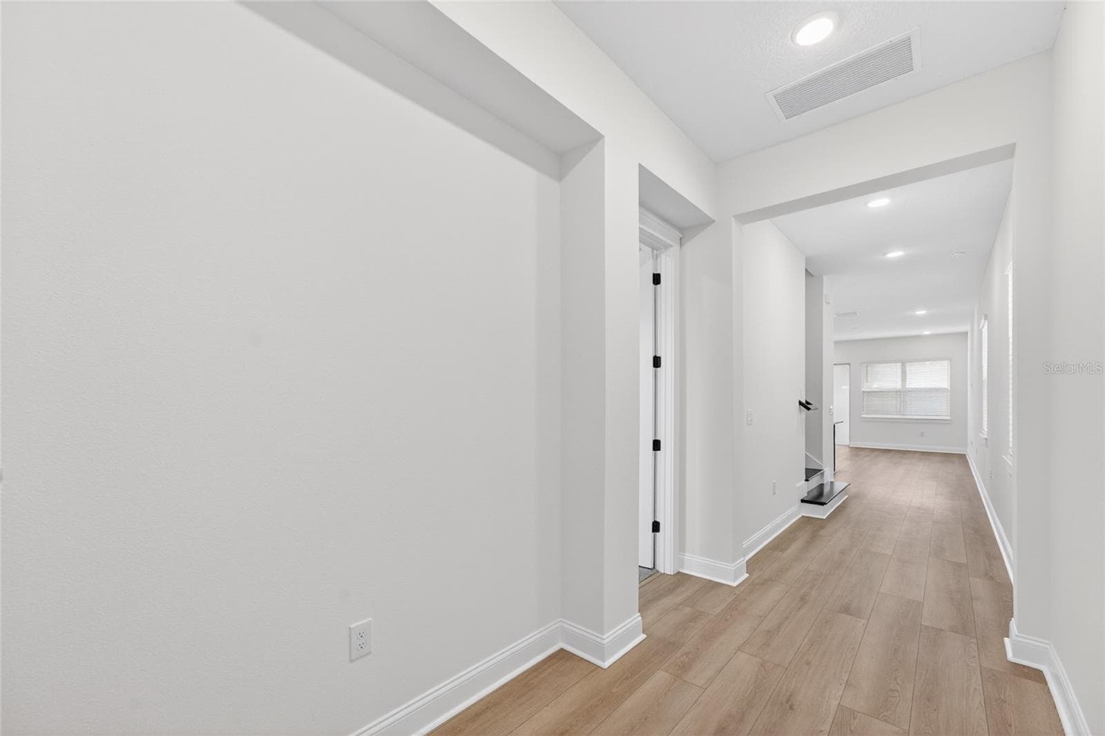Single Family Residence at 15174 FIELD DAISY DR, WINTER GARDEN, photo 4 of 62
