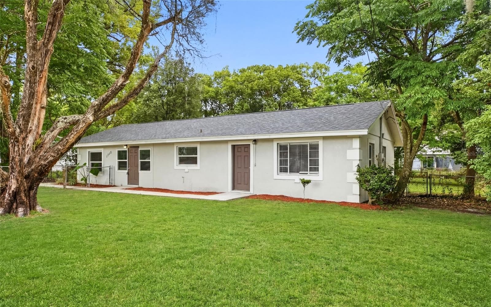 1715 SUNSET DR
