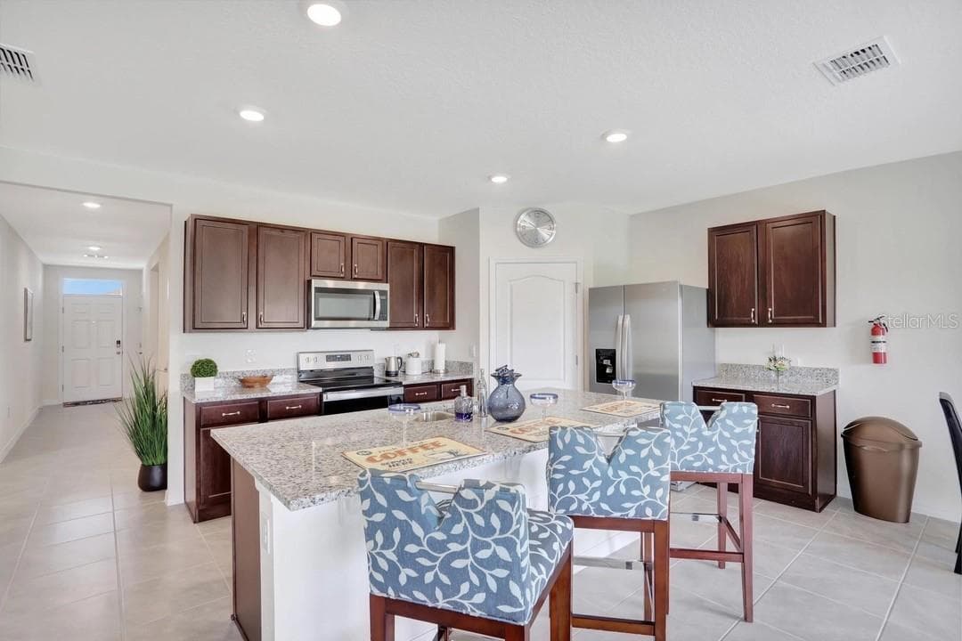 Kitchen - 937 CATTLEMAN ST, WINTER HAVEN