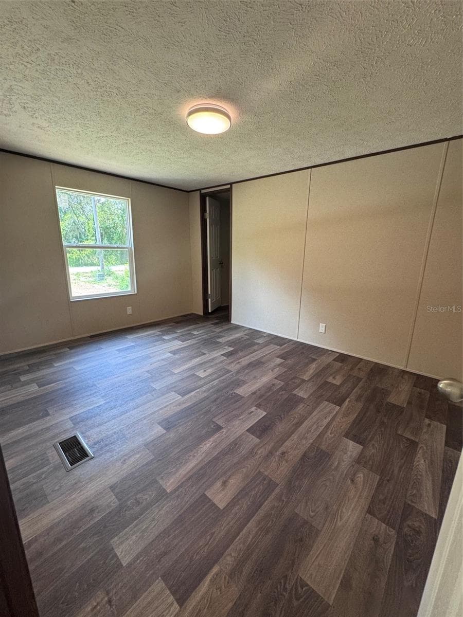 Manufactured Home at 11801 NW 20TH ST, OCALA, photo 8 of 13