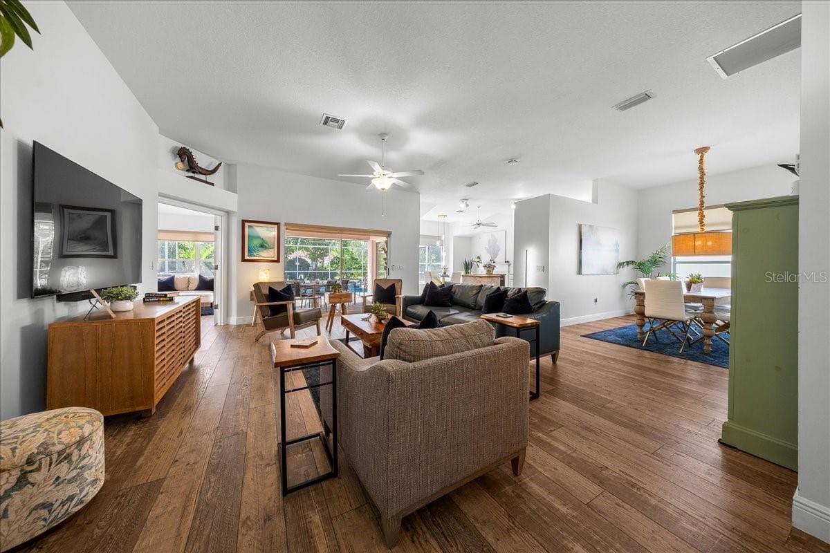 High Ceilings - VILLAGES SUMTER, THE VILLAGES