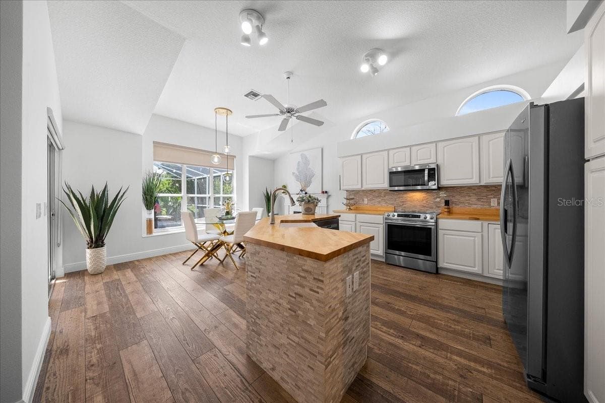 Kitchen - VILLAGES SUMTER, THE VILLAGES