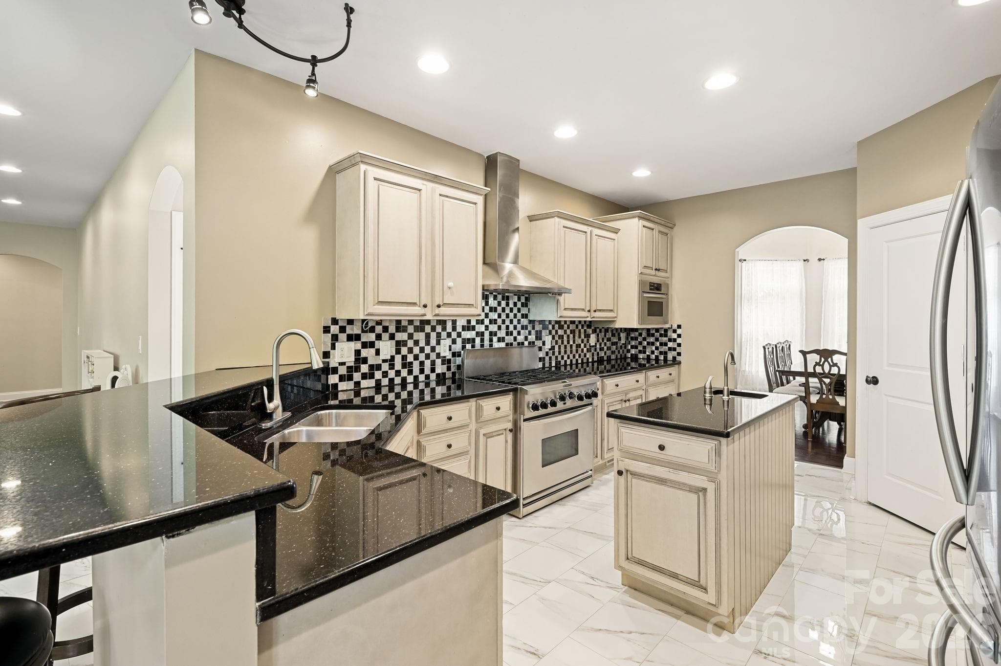 Grand Kitchen with Gas Range - 314 Woodland Drive, Swannanoa