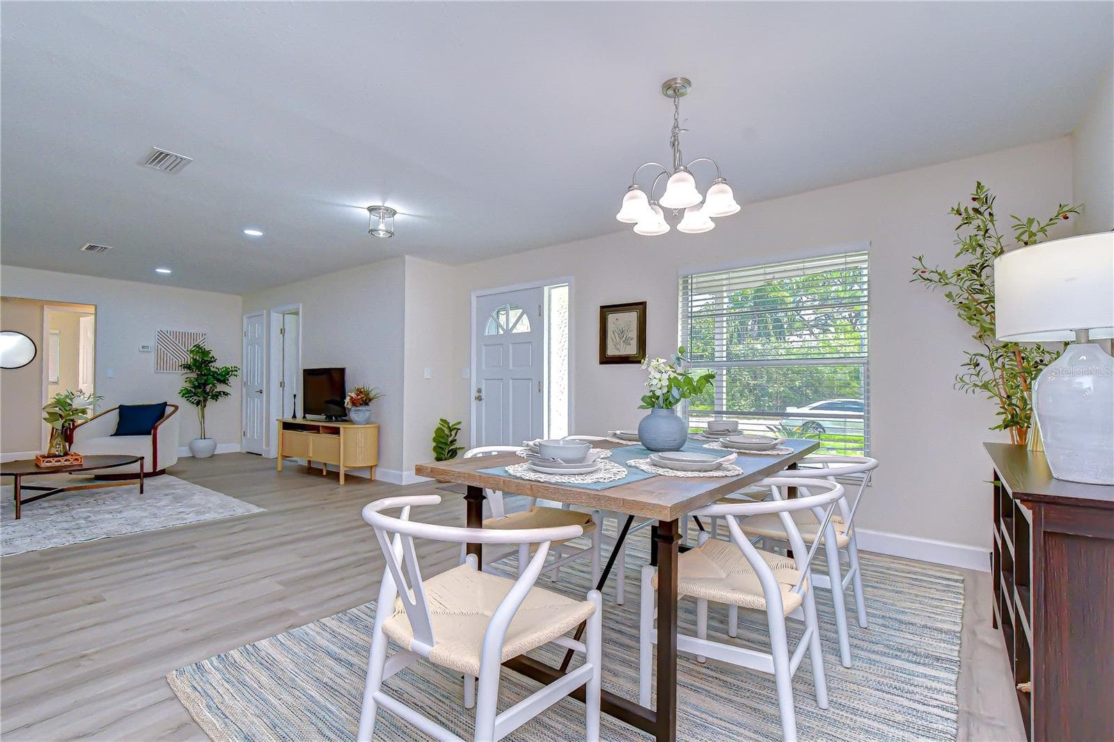 Single Family Residence at 2167 LAKEVIEW RD, CLEARWATER, photo 6 of 37