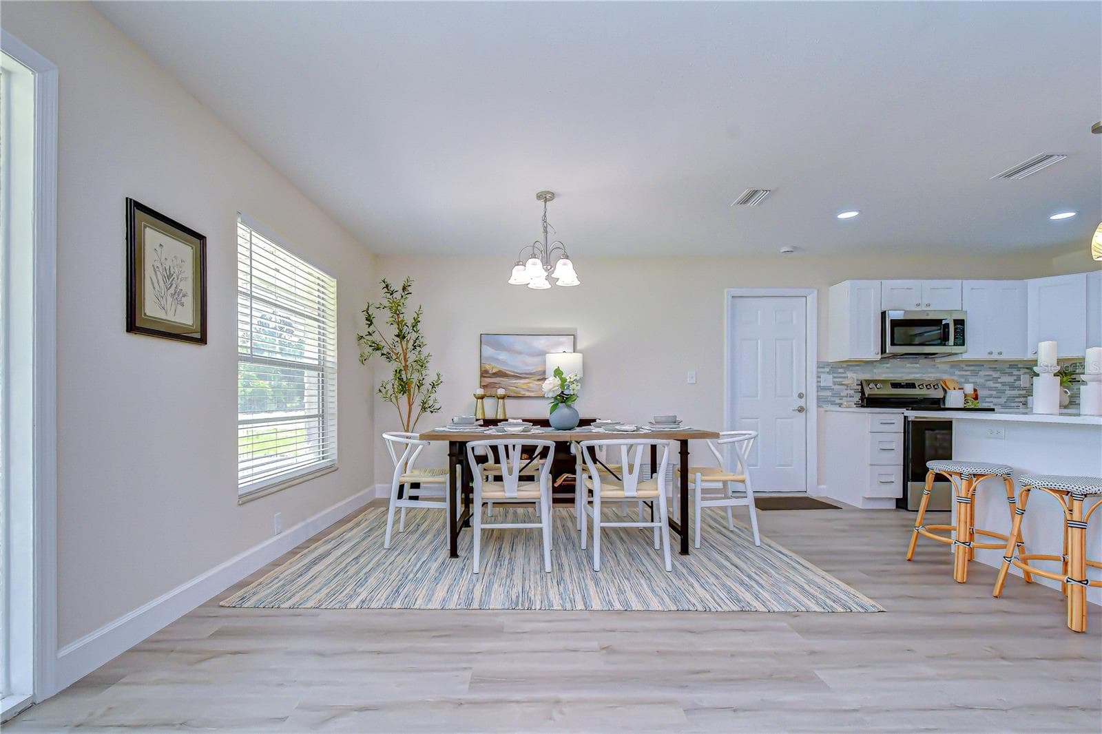 Single Family Residence at 2167 LAKEVIEW RD, CLEARWATER, photo 11 of 37