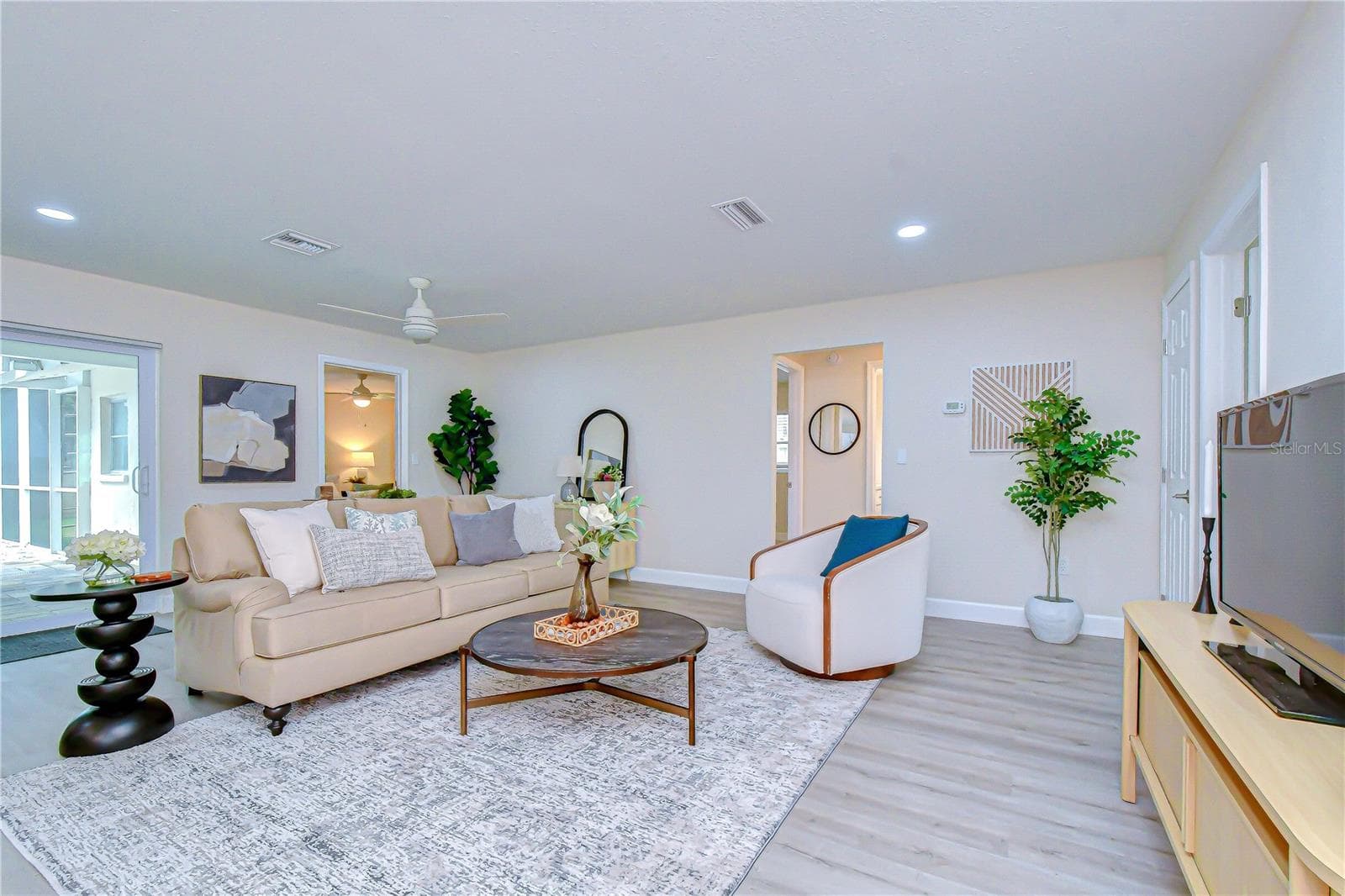 Single Family Residence at 2167 LAKEVIEW RD, CLEARWATER, photo 12 of 37