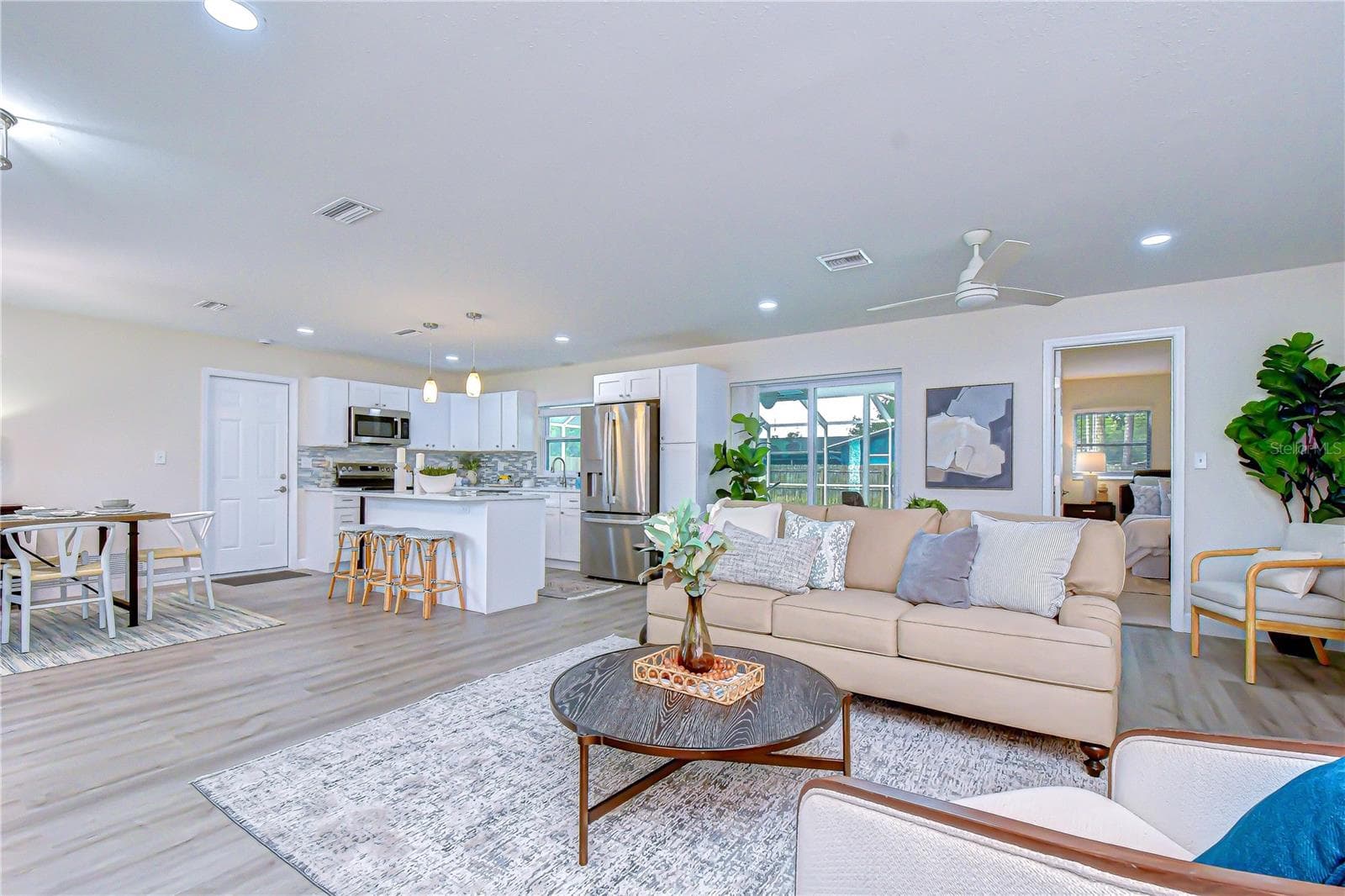 Single Family Residence at 2167 LAKEVIEW RD, CLEARWATER, photo 13 of 37