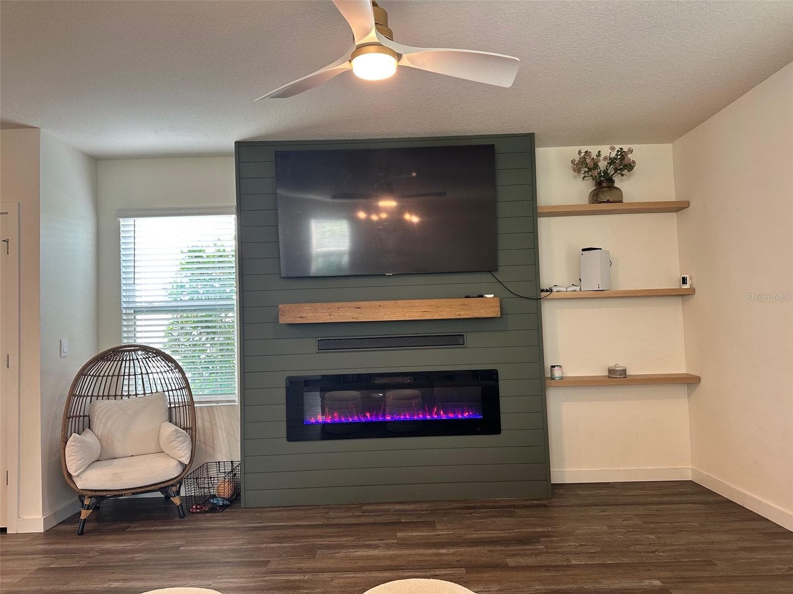 Single Family Residence at 17111 BARNWOOD PL, BRADENTON, photo 10 of 15