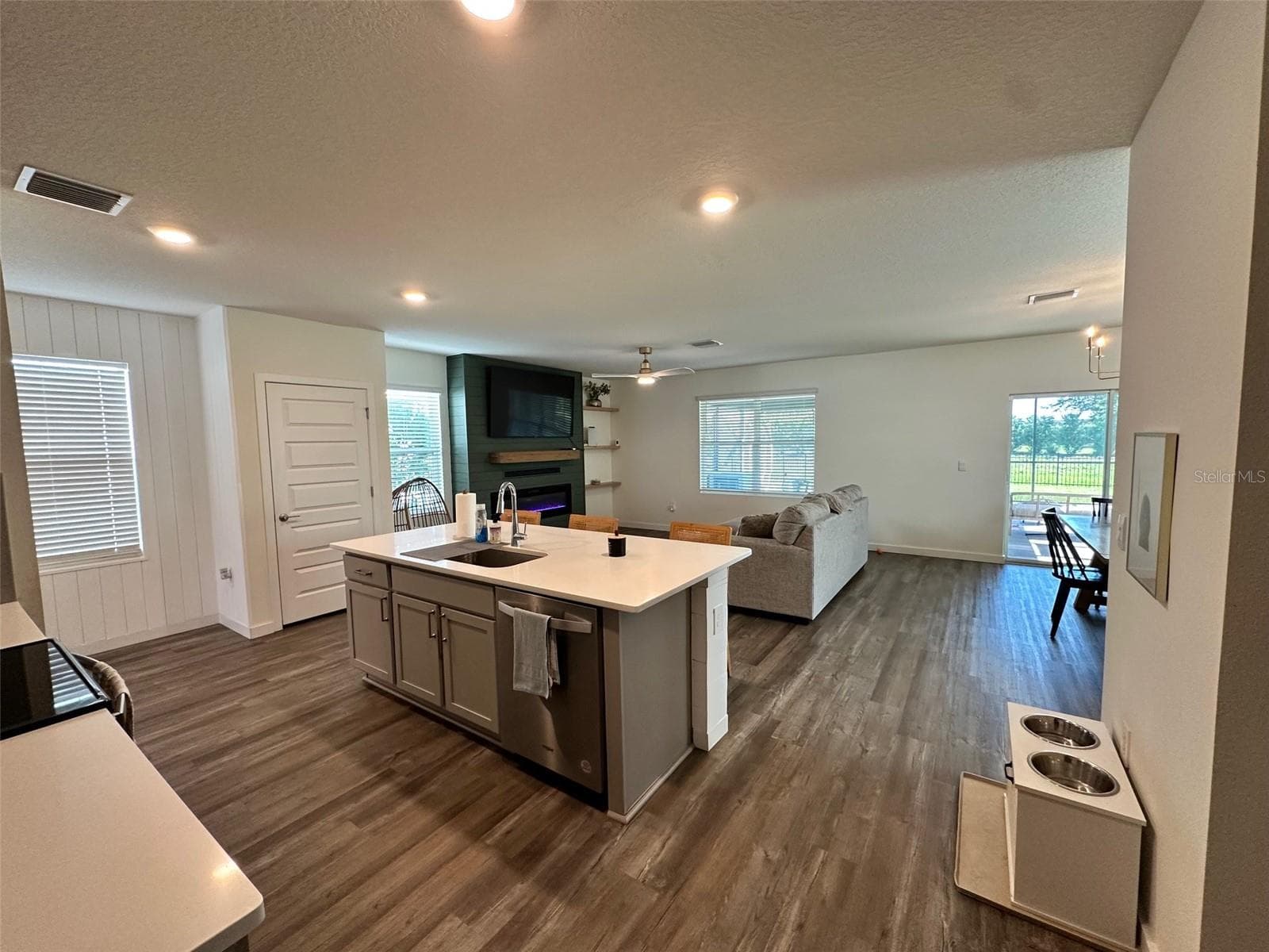 Single Family Residence at 17111 BARNWOOD PL, BRADENTON, photo 11 of 15