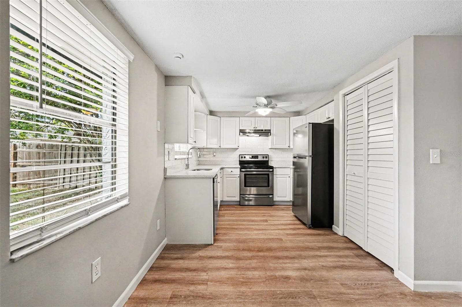 Single Family Residence at 7030 INGLESIDE DR, PORT RICHEY, photo 8 of 18