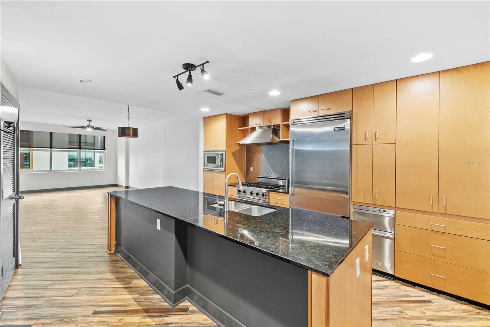 Condominium at 1120 E KENNEDY BLVD #618, TAMPA, photo 5 of 30