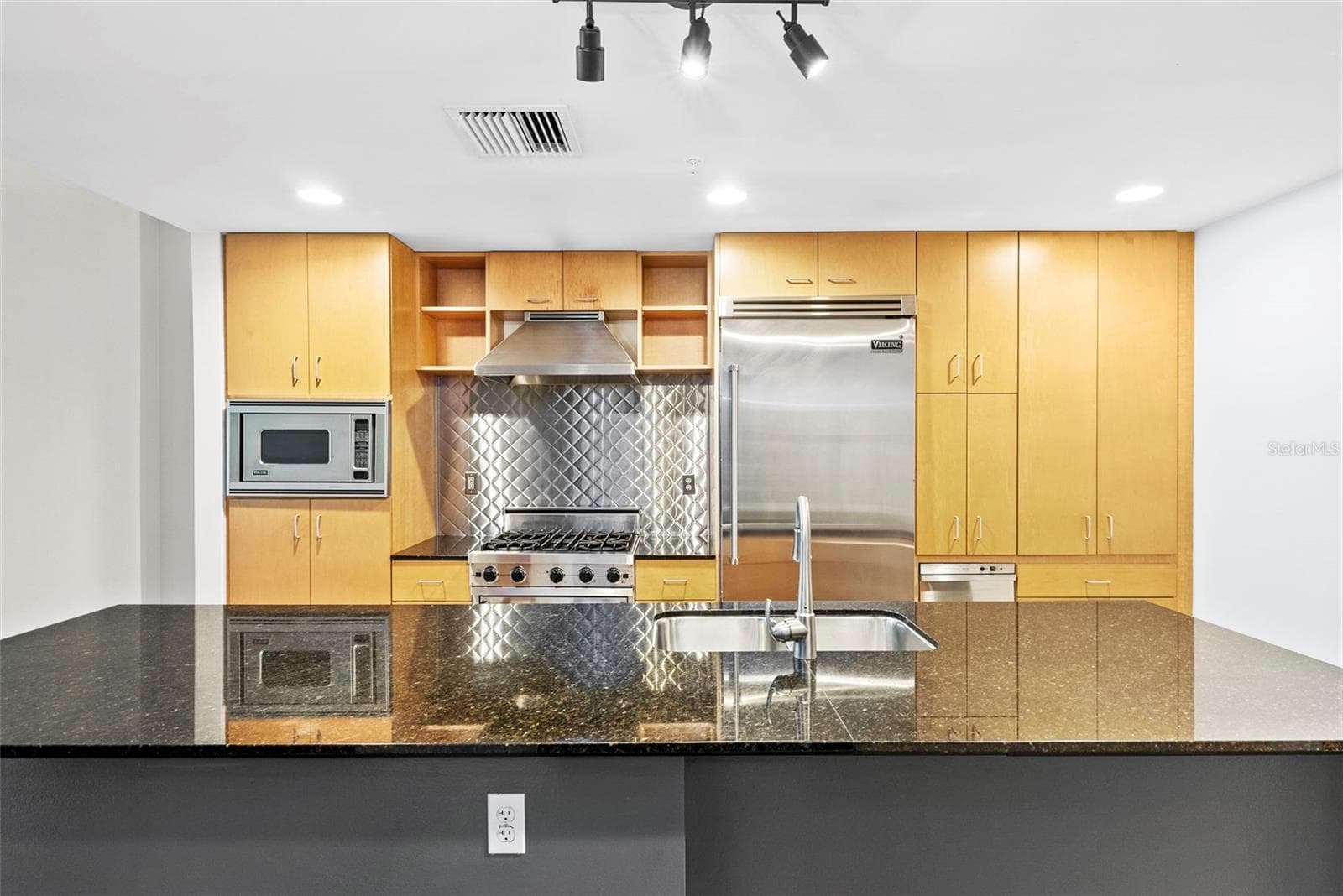 Condominium at 1120 E KENNEDY BLVD #618, TAMPA, photo 7 of 30