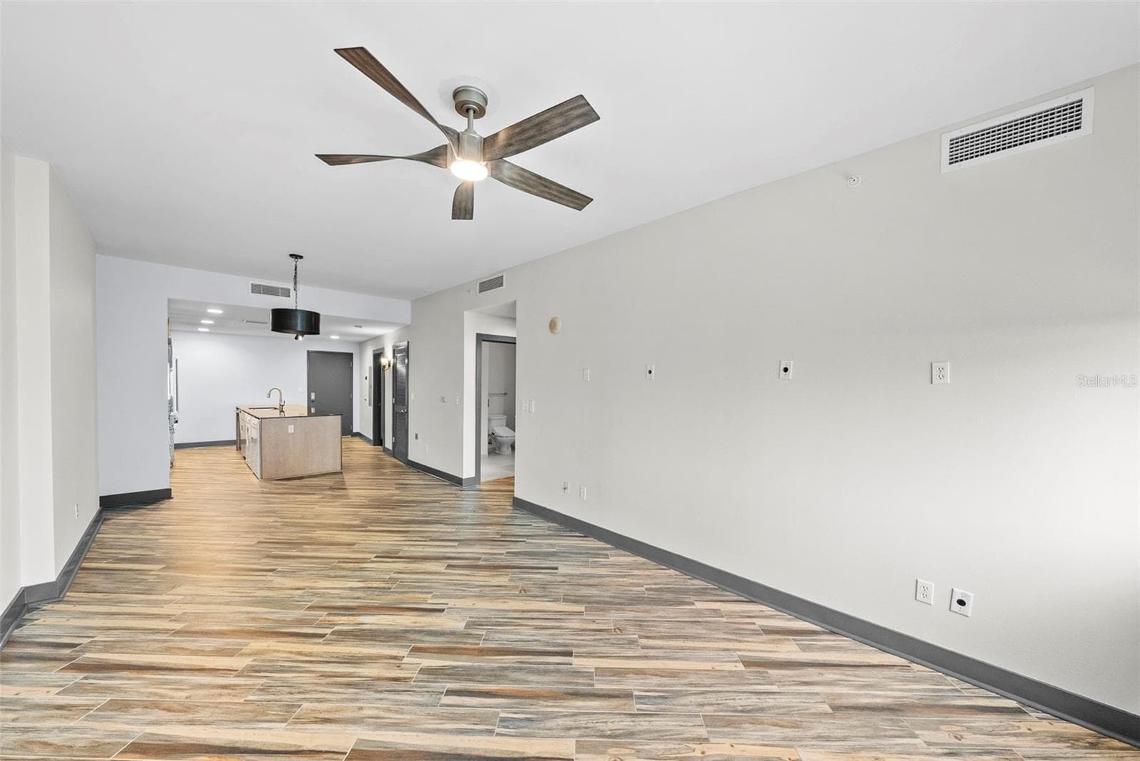 Condominium at 1120 E KENNEDY BLVD #618, TAMPA, photo 11 of 30