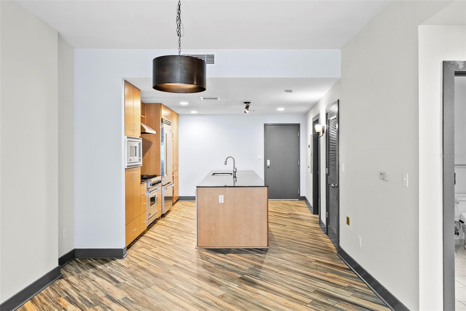 Condominium at 1120 E KENNEDY BLVD #618, TAMPA, photo 12 of 30