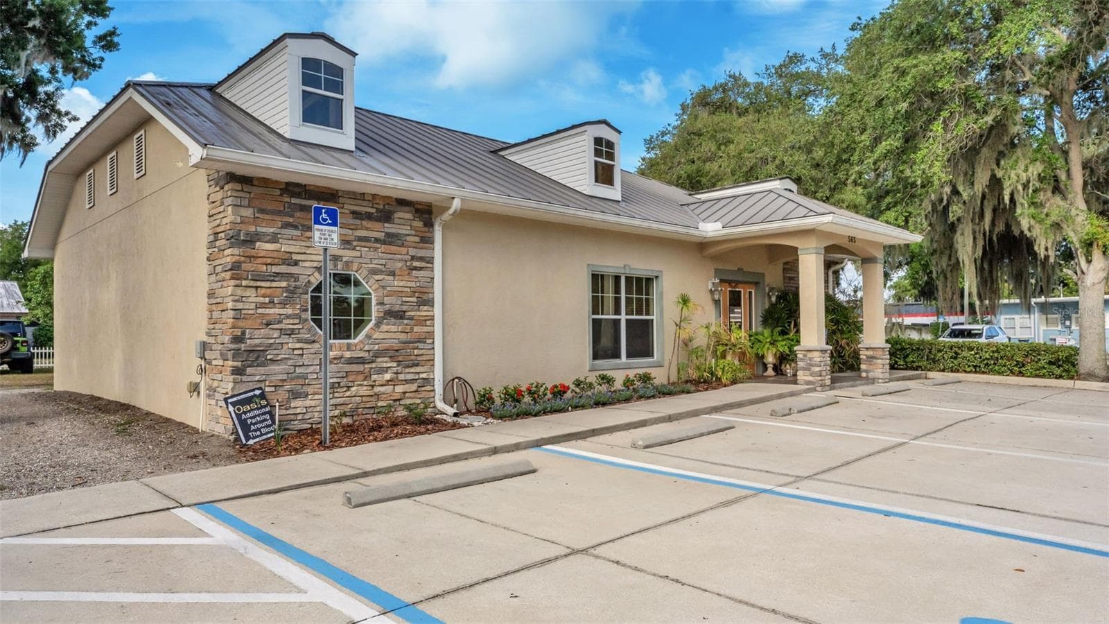 Business at 565 W MAIN ST, BARTOW, photo 2 of 38