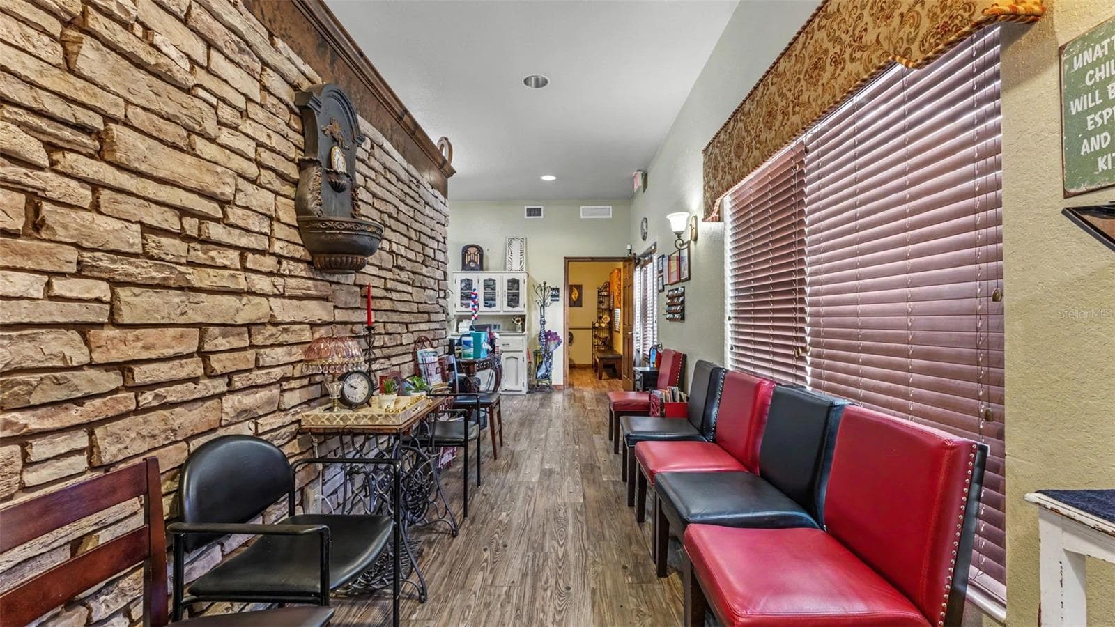 Business at 565 W MAIN ST, BARTOW, photo 7 of 38