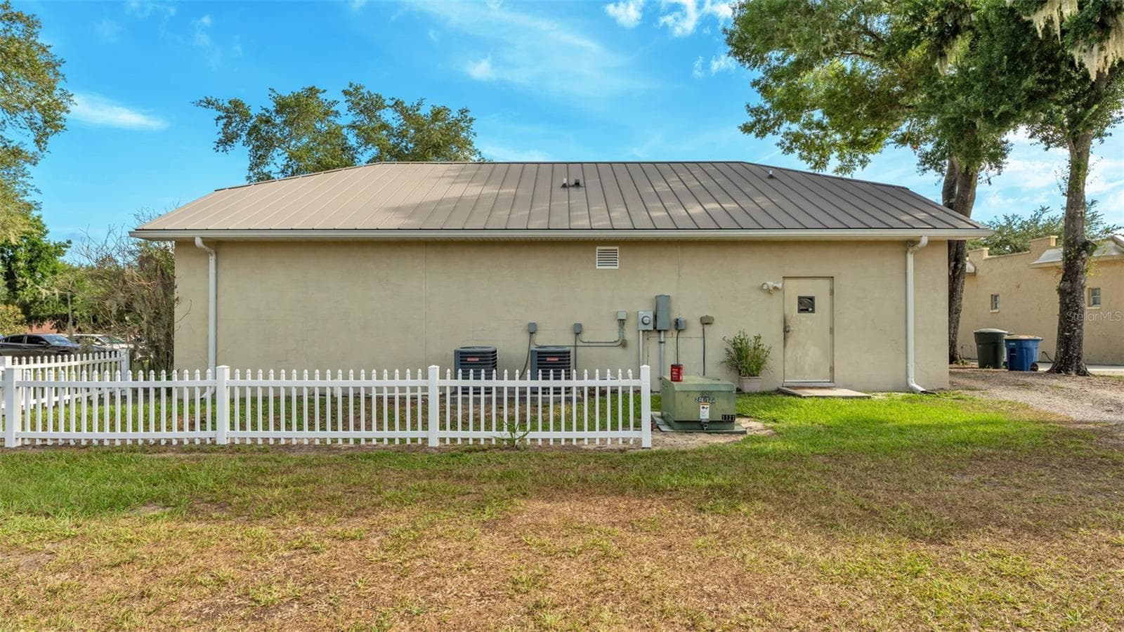 Business at 565 W MAIN ST, BARTOW, photo 28 of 38