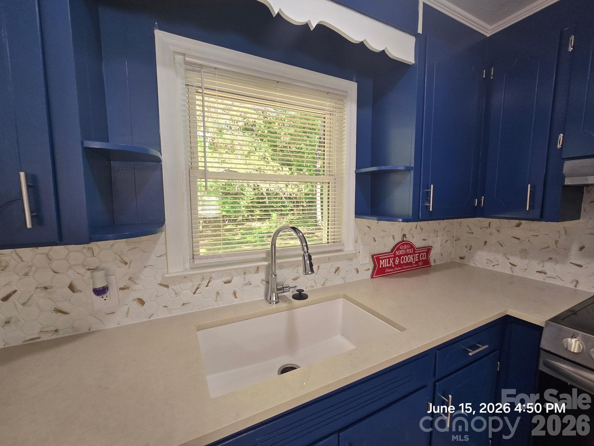 Single Family Residence at Lancaster, photo 3 of 21